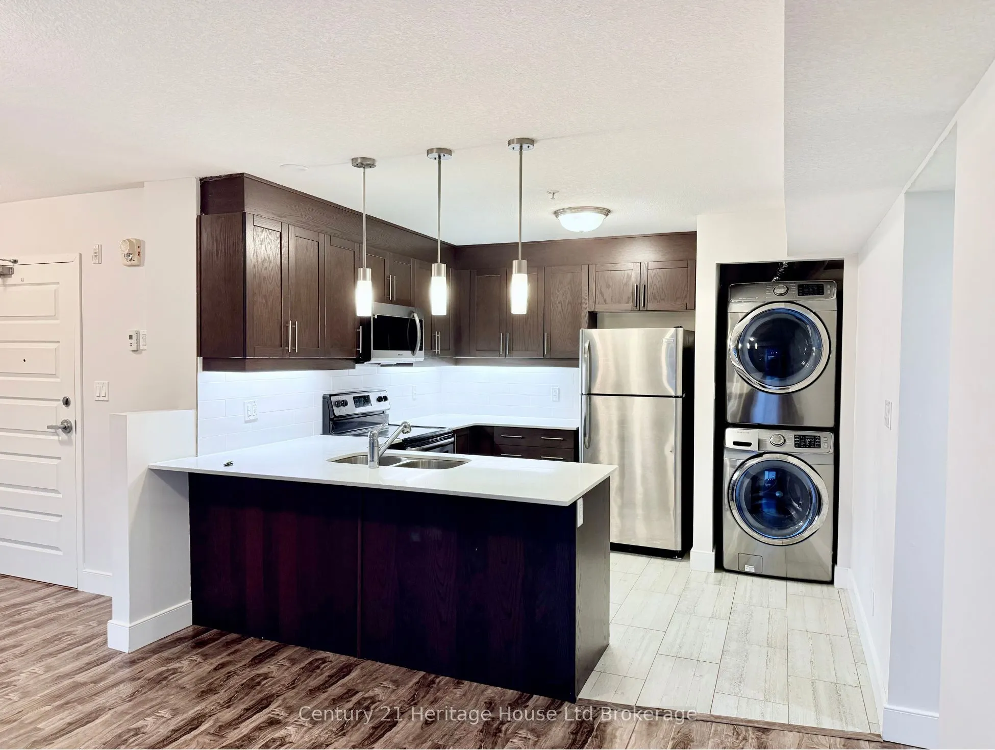 34 Brock Street #201