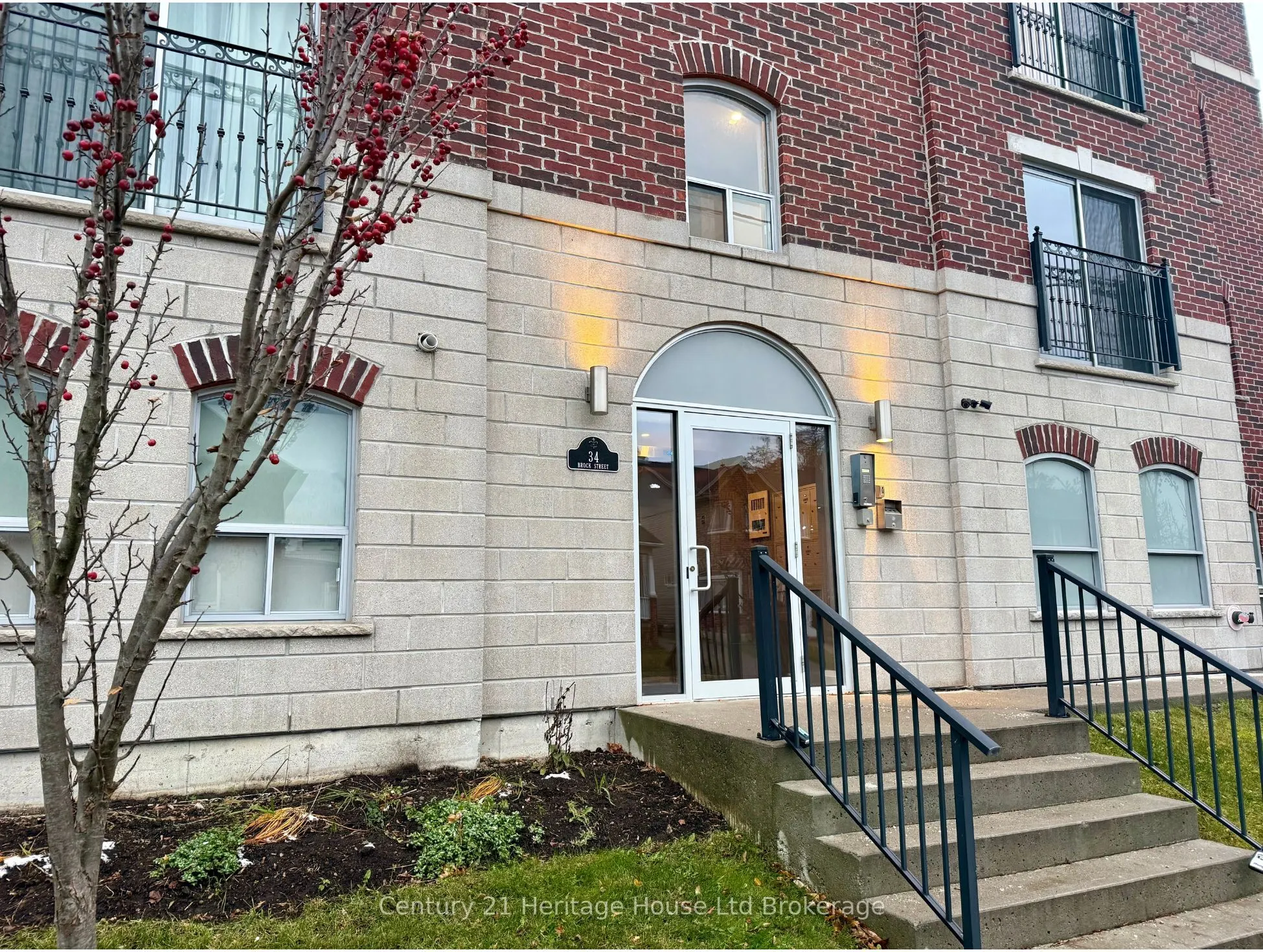 34 Brock Street #201