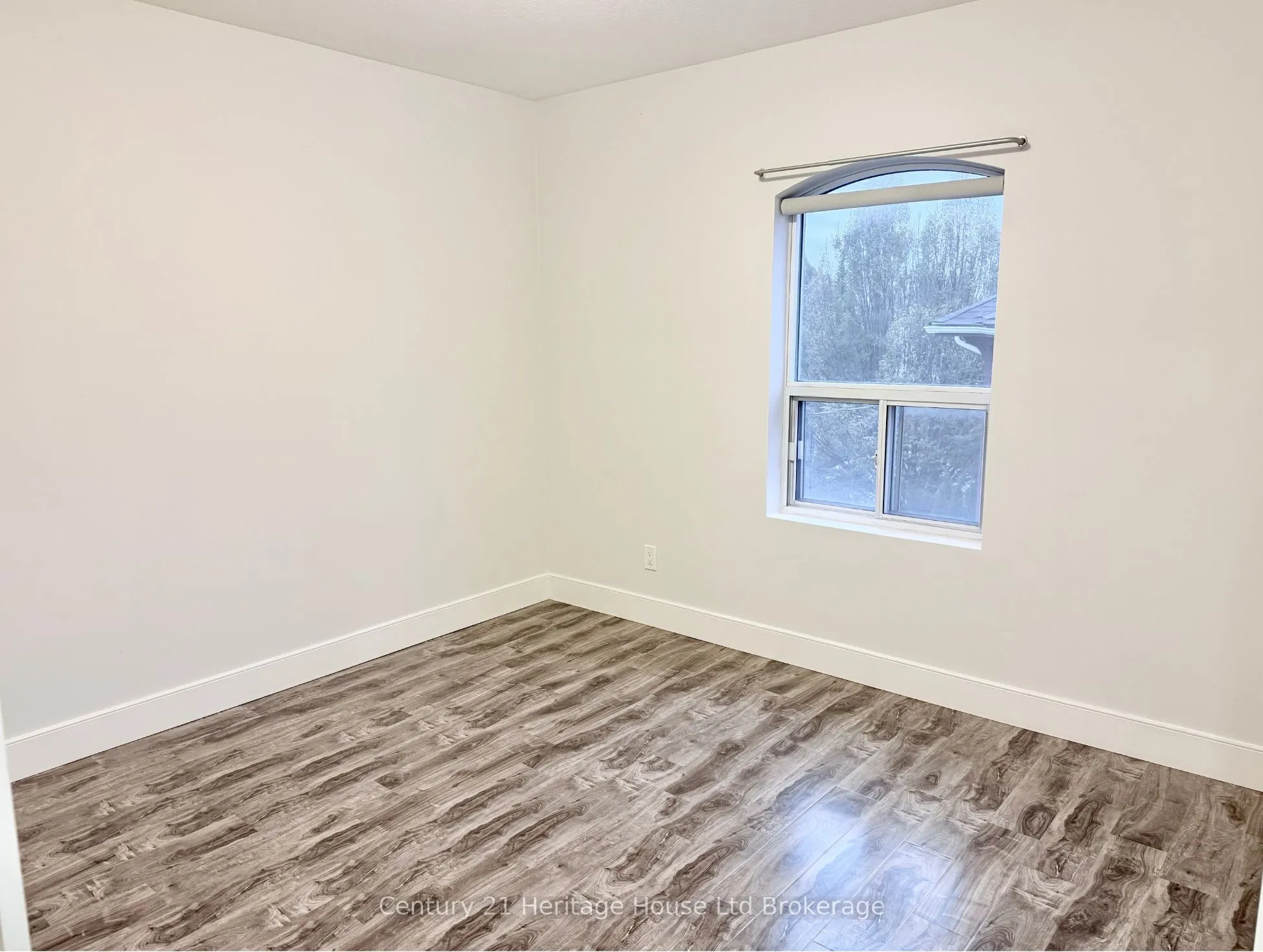 34 Brock Street #201