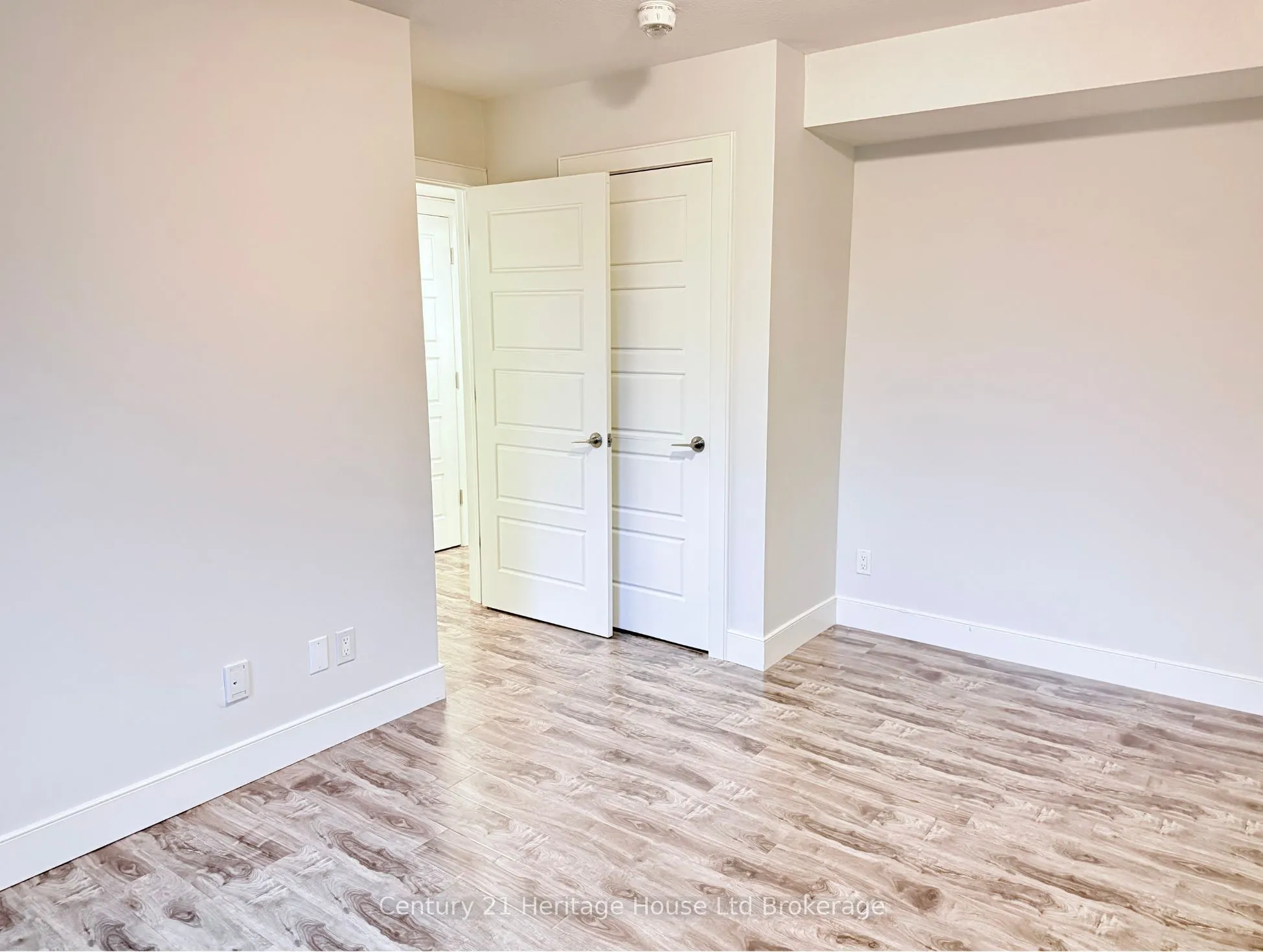 34 Brock Street #201