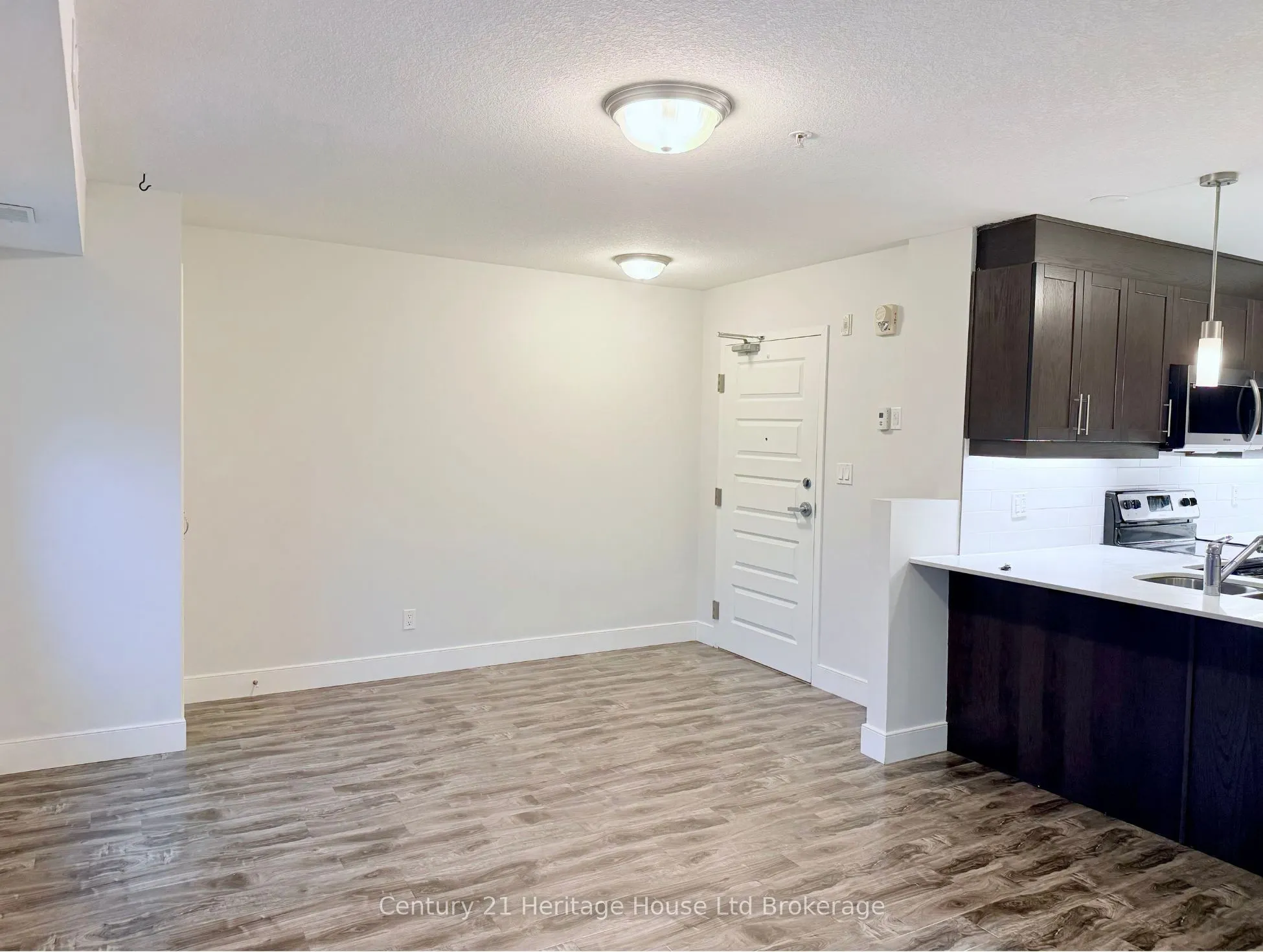 34 Brock Street #201