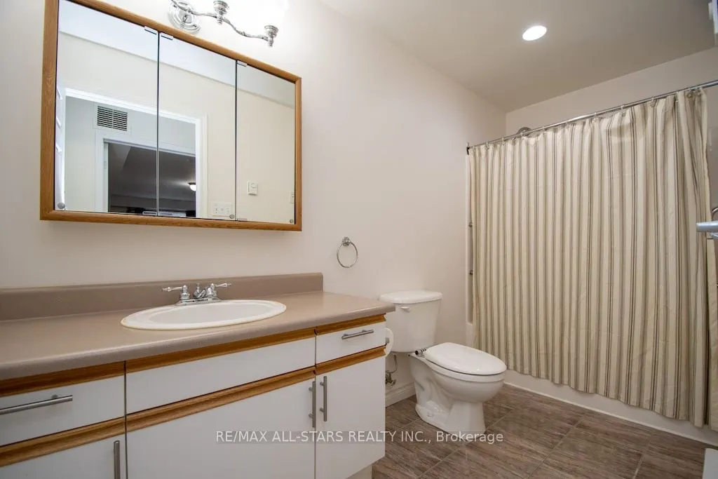 8 Huron Street #106