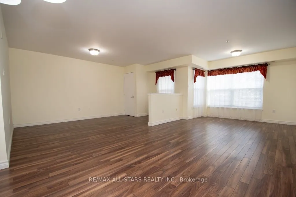 8 Huron Street #106