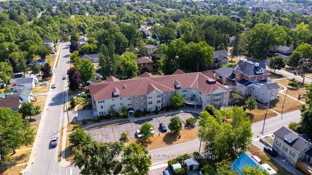 8 Huron Street #106