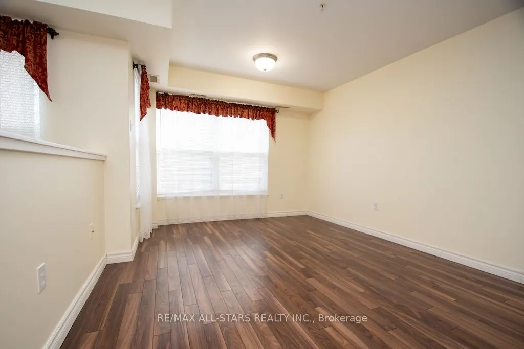 8 Huron Street #106