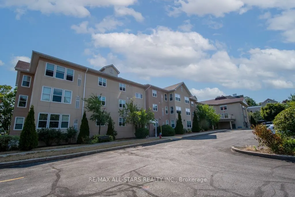8 Huron Street #106