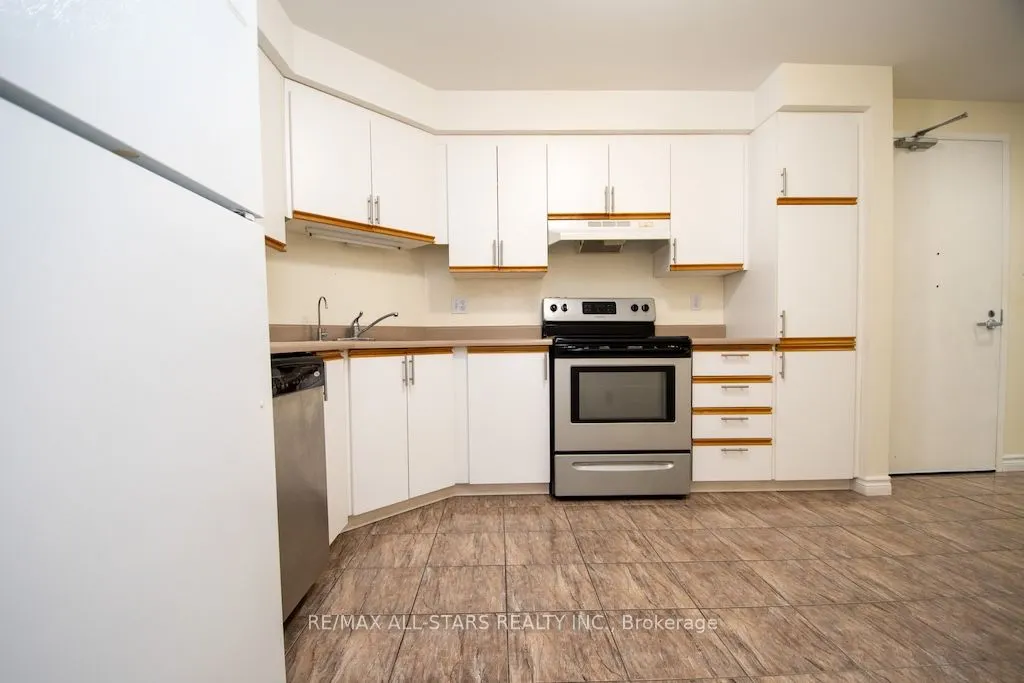 8 Huron Street #106