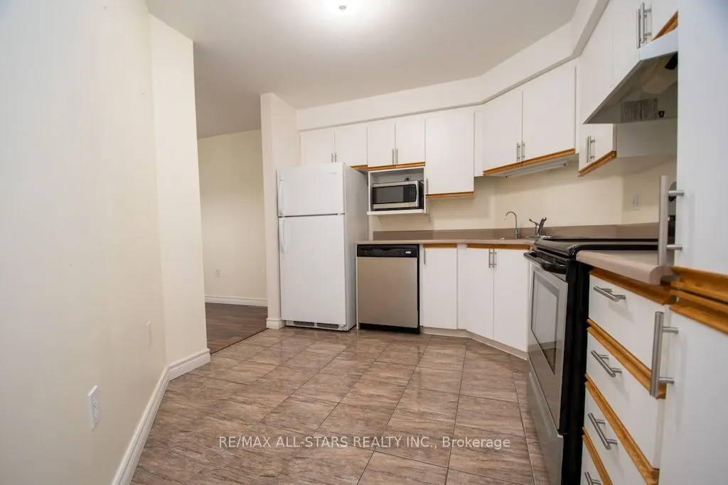 8 Huron Street #106