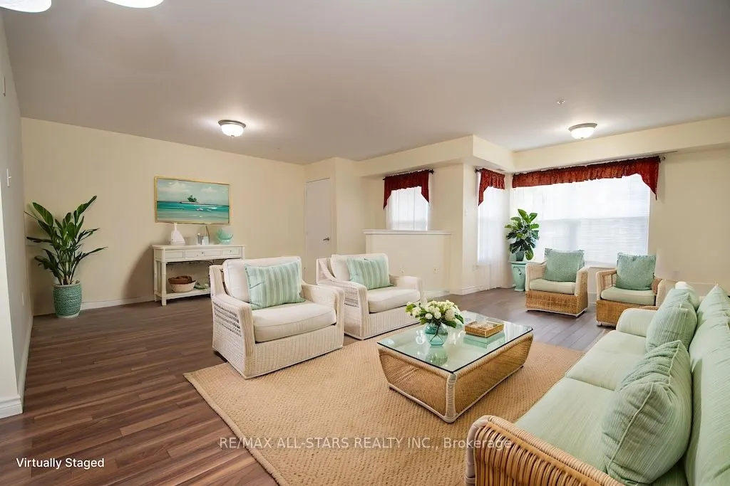 8 Huron Street #106