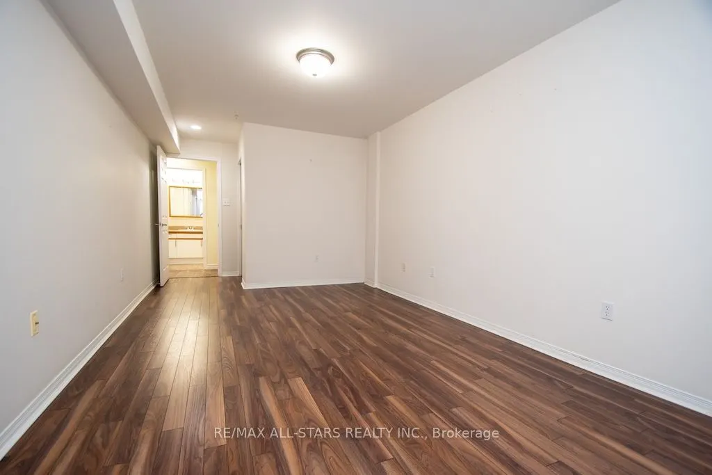 8 Huron Street #106