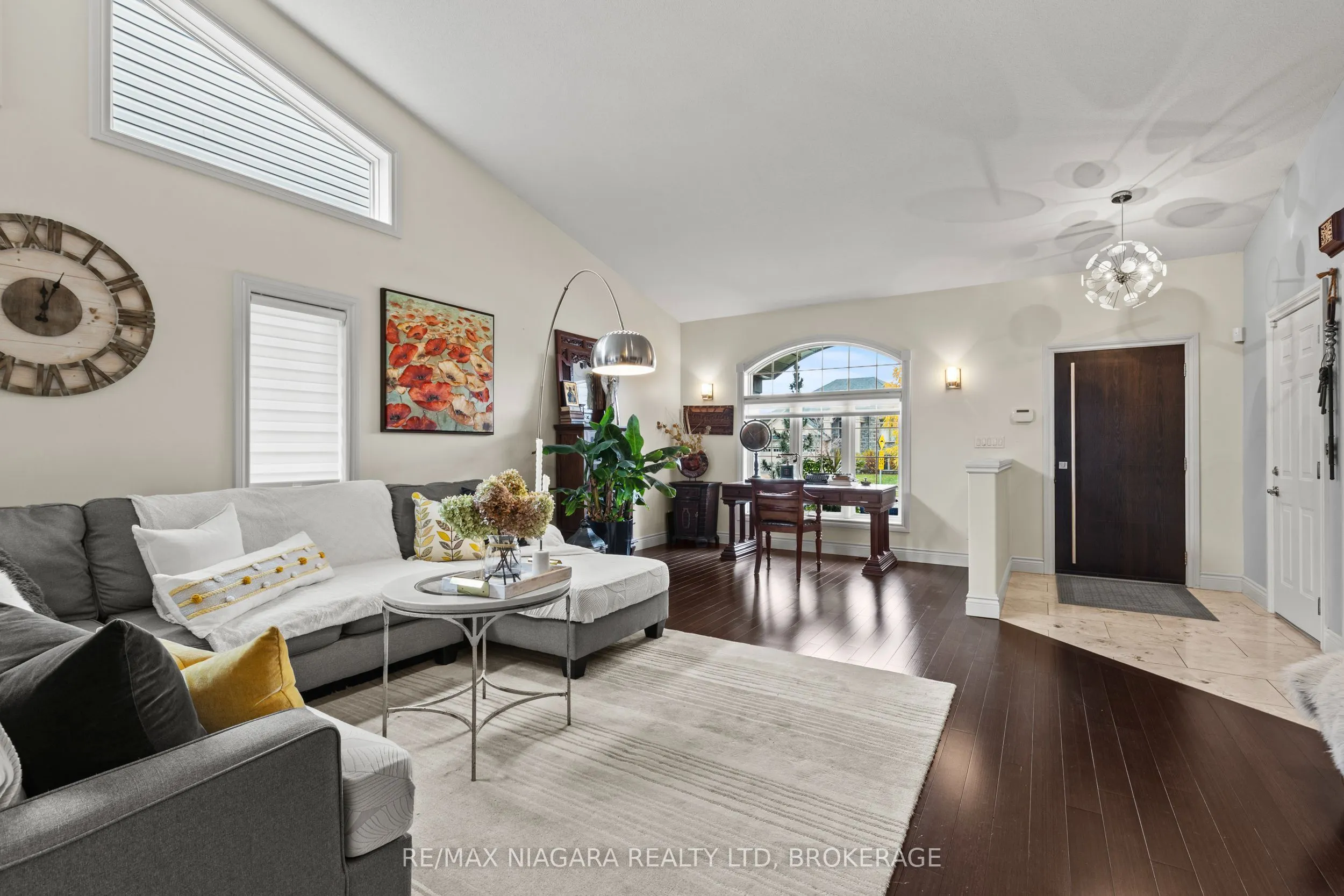 9147 HENDERSHOT Boulevard