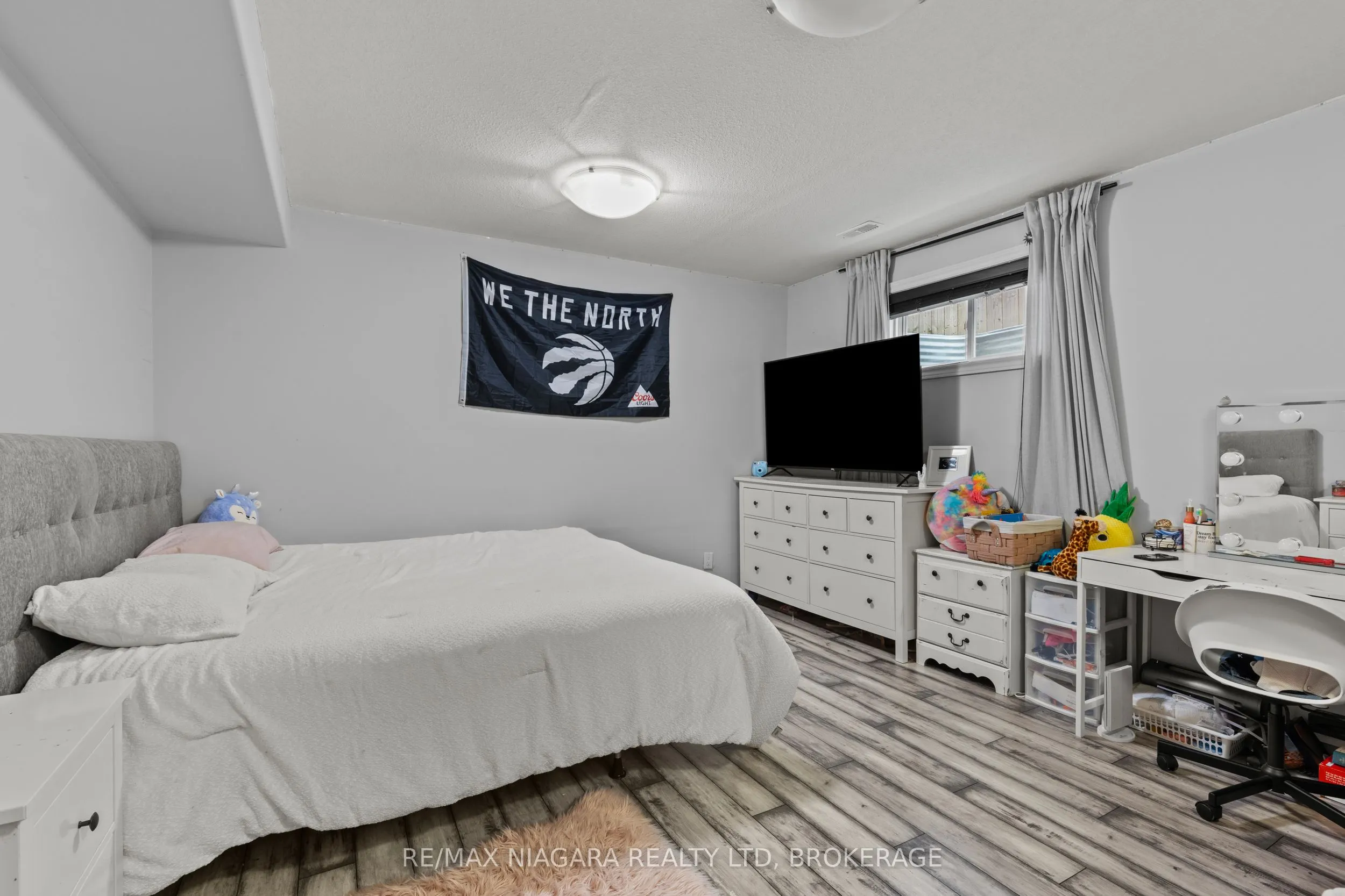 9147 HENDERSHOT Boulevard