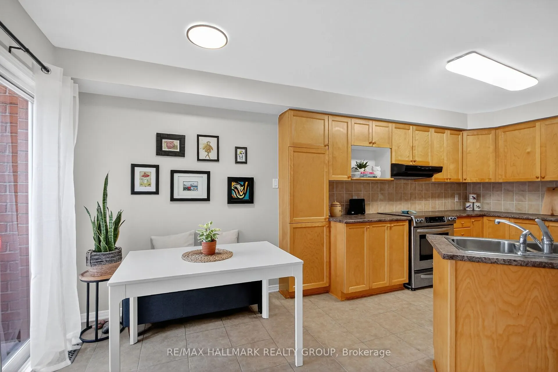 135 Gatespark Private