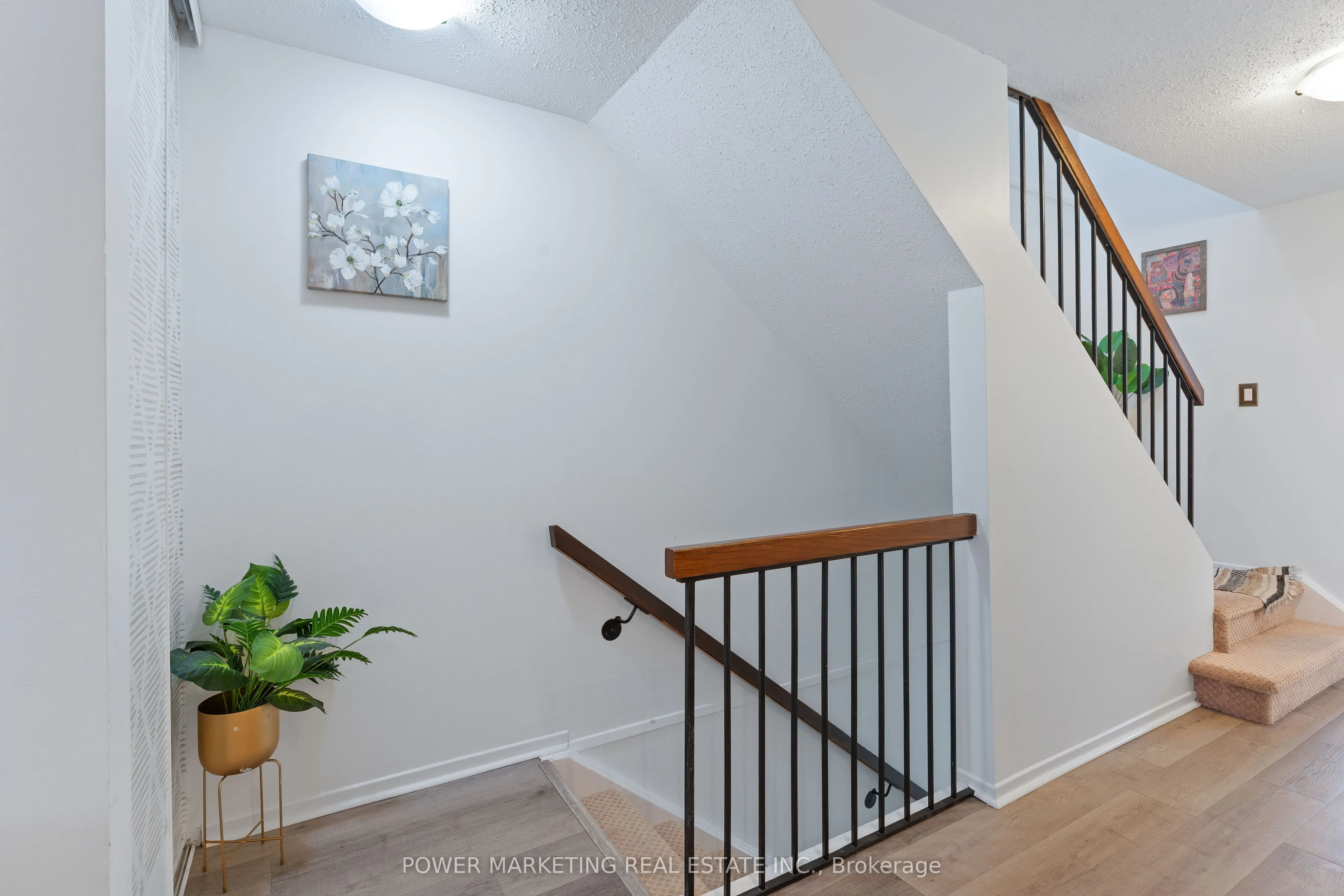 6702 Jeanne D'arc Boulevard N #B