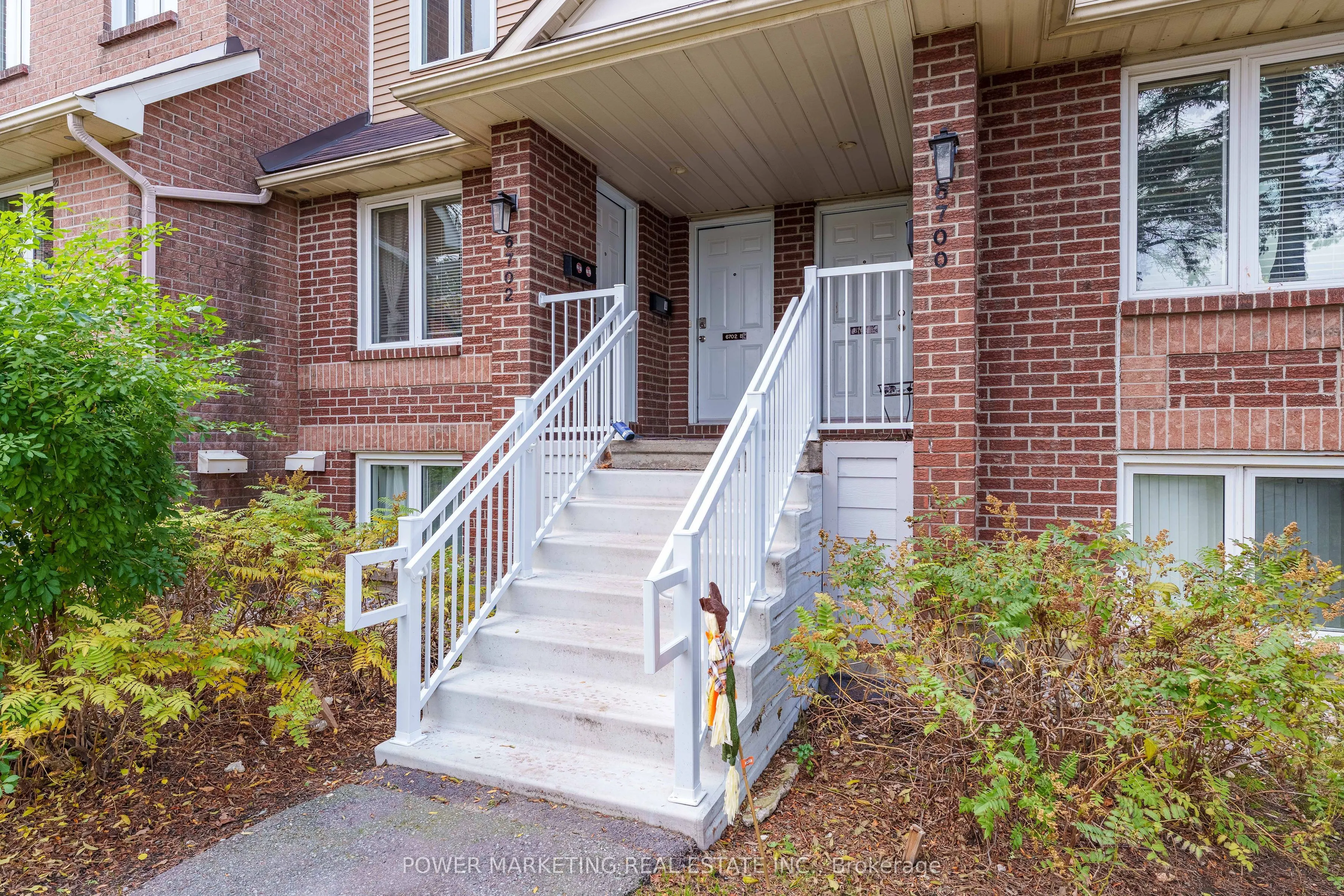 6702 Jeanne D'arc Boulevard N #B