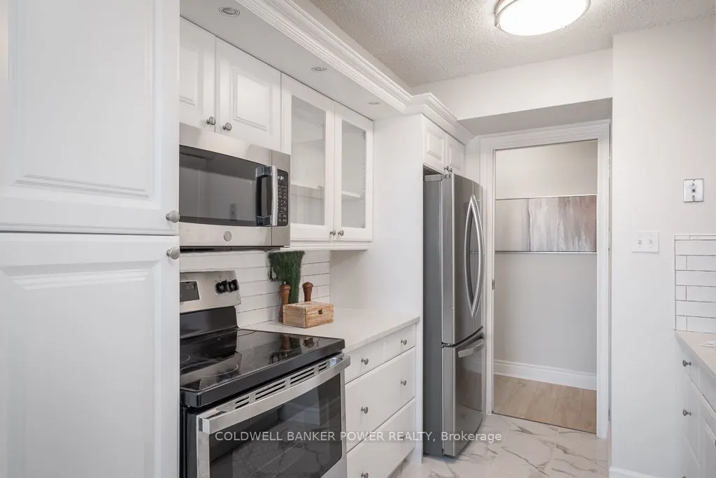 389 DUNDAS Street #701