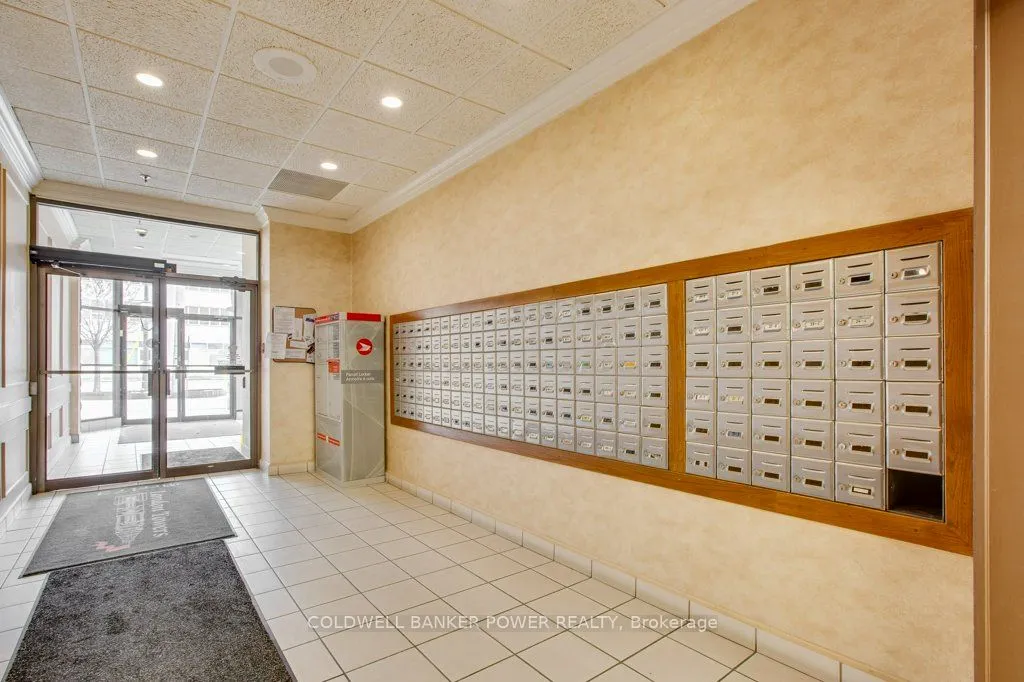 389 DUNDAS Street #701