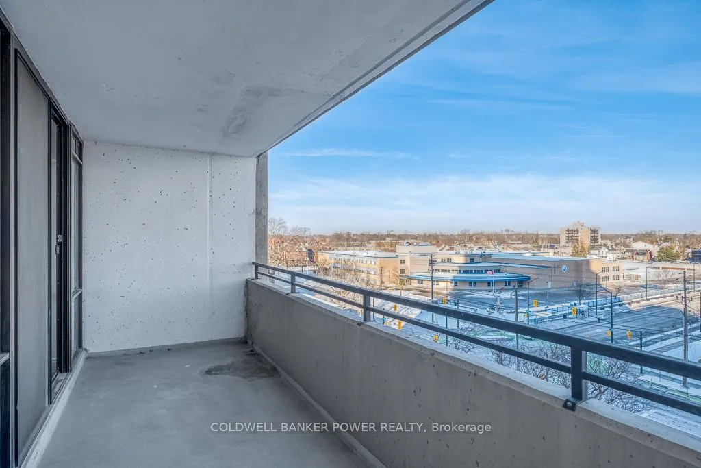 389 DUNDAS Street #701