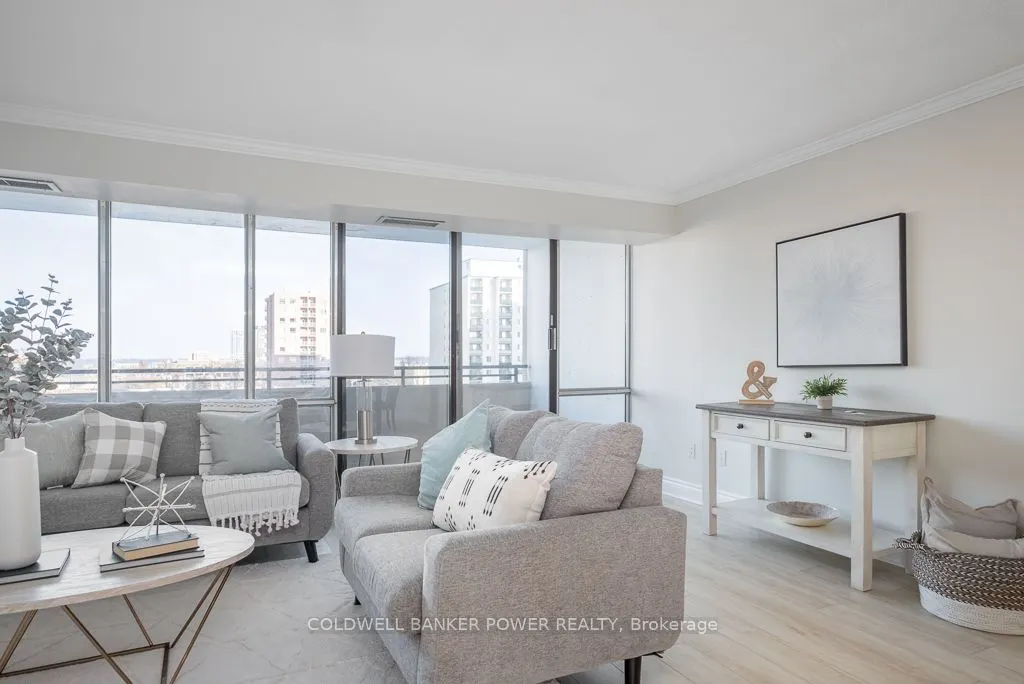 389 DUNDAS Street #701