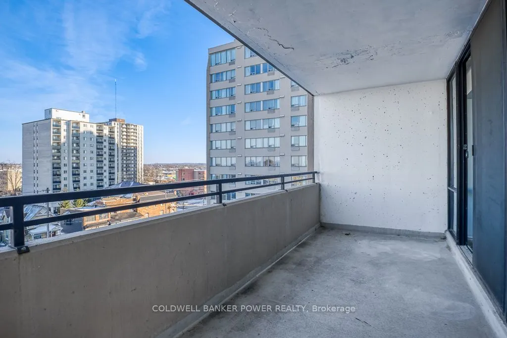 389 DUNDAS Street #701