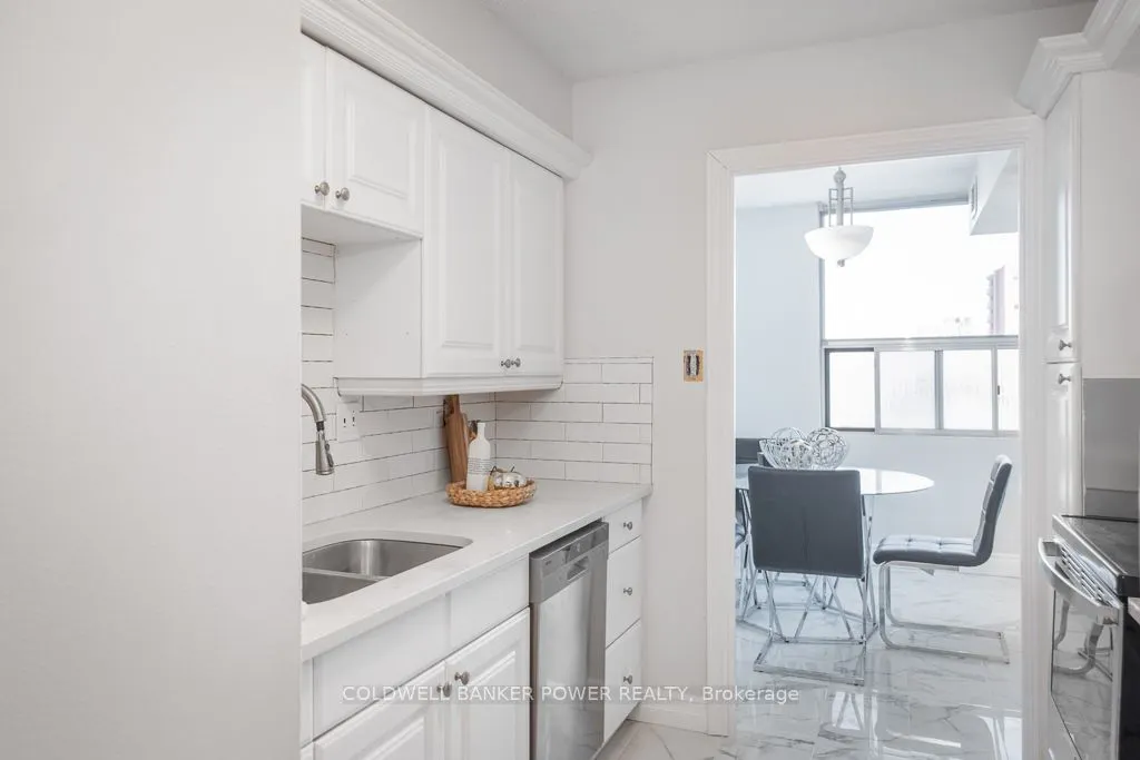 389 DUNDAS Street #701