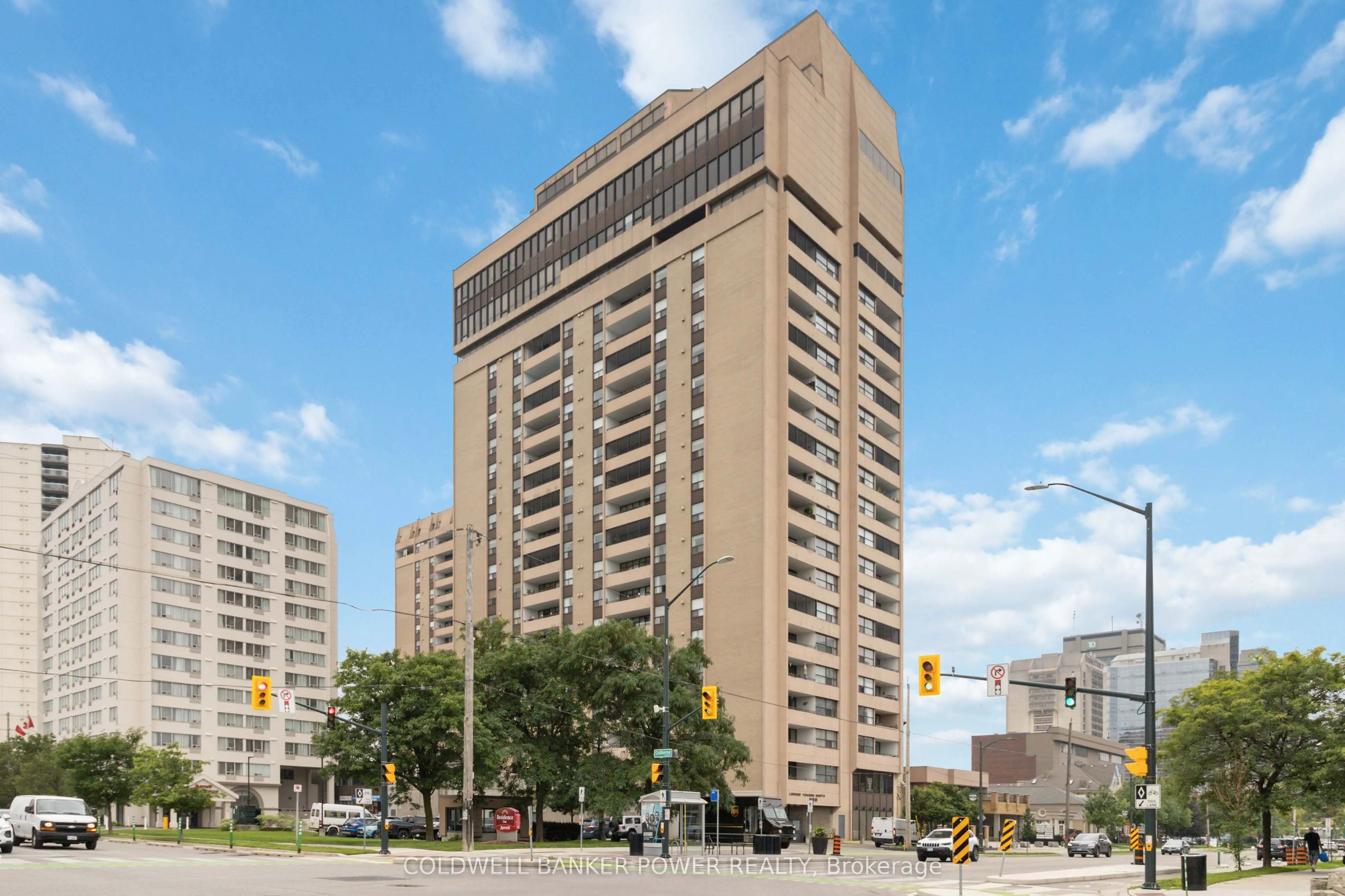 389 DUNDAS Street #701