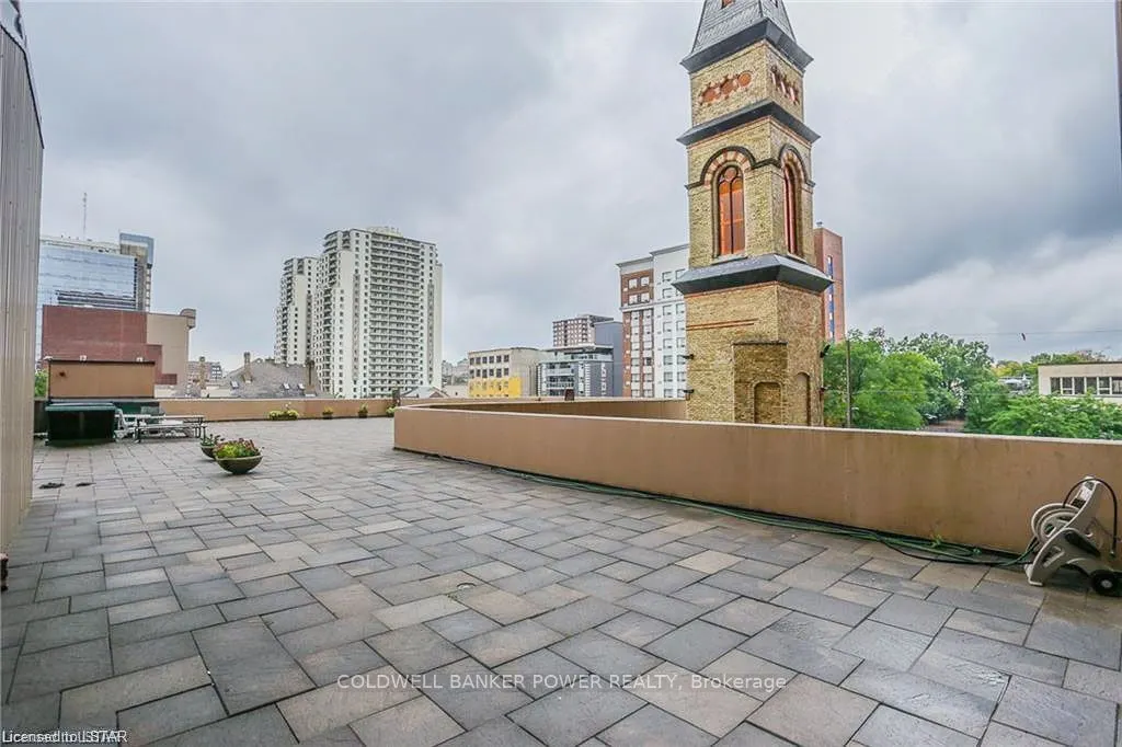389 DUNDAS Street #701