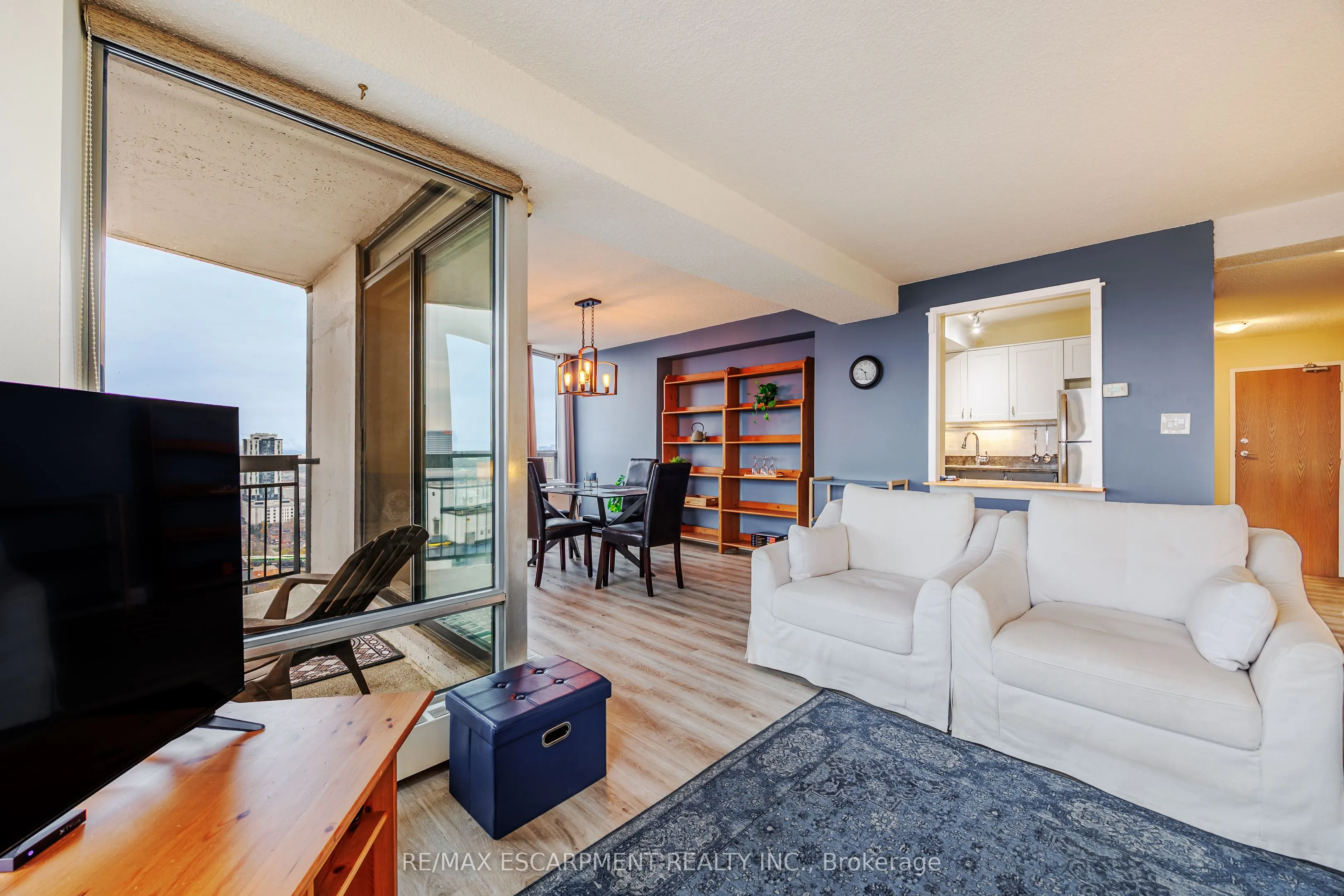 150 Charlton Avenue E #2604