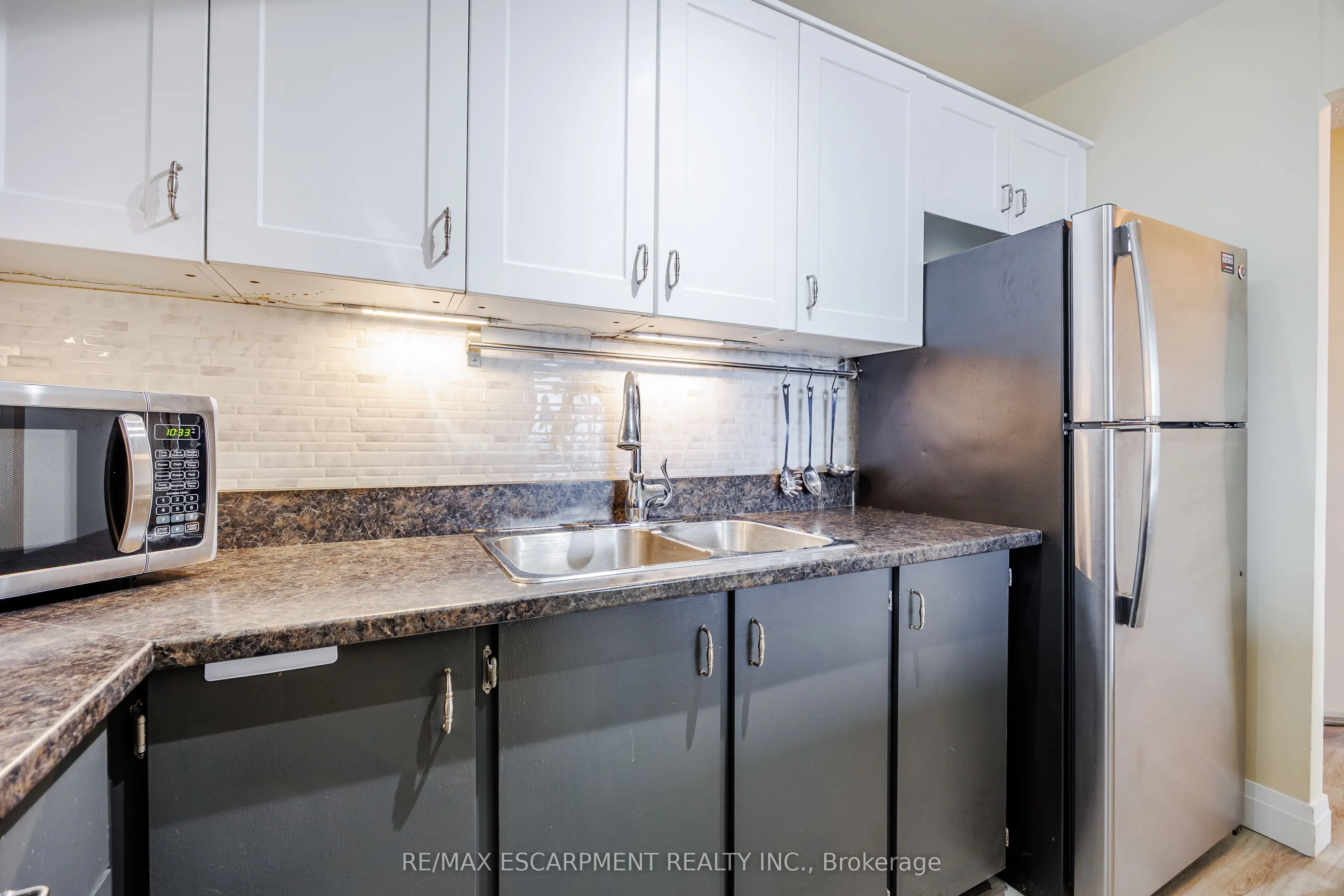 150 Charlton Avenue E #2604