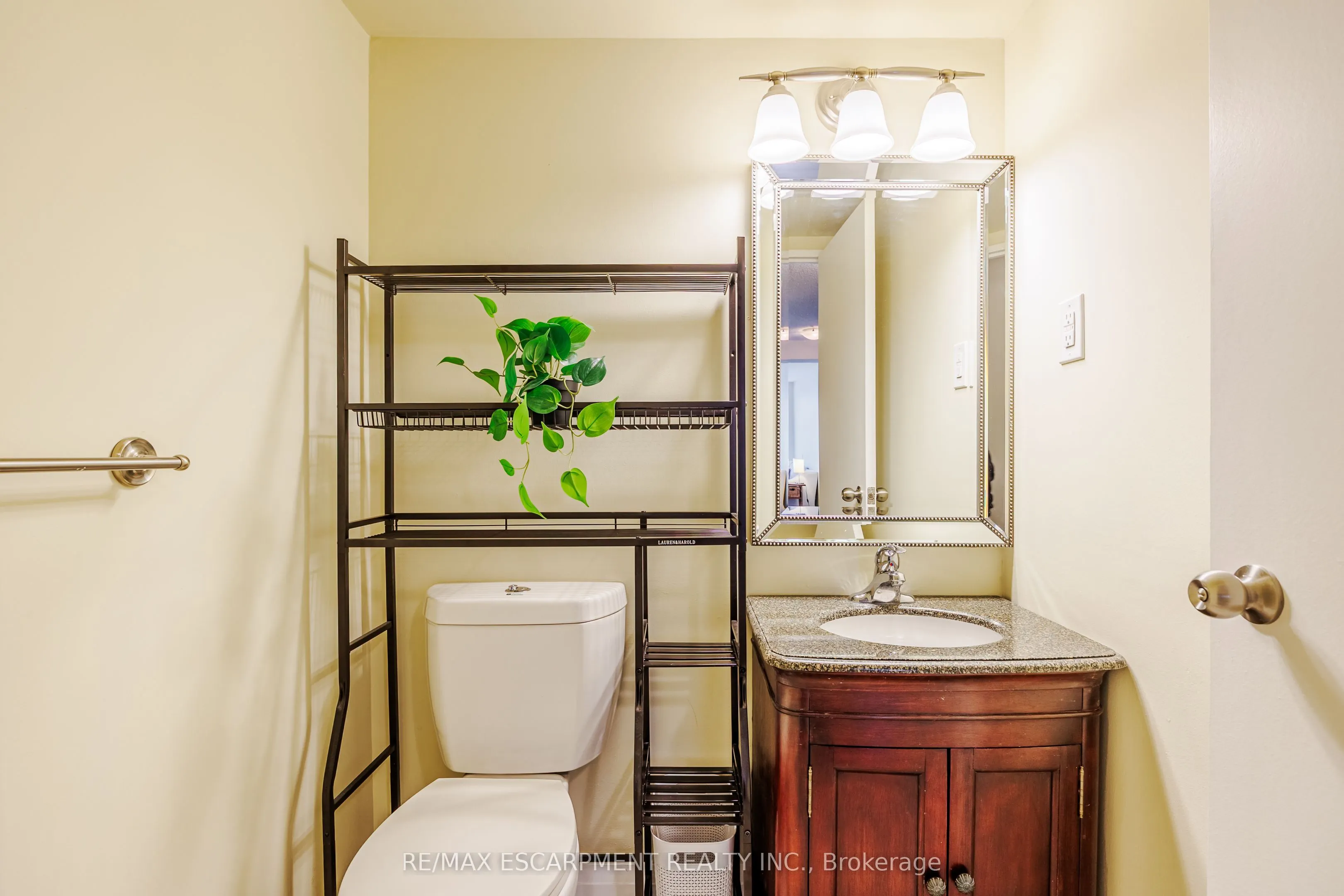 150 Charlton Avenue E #2604
