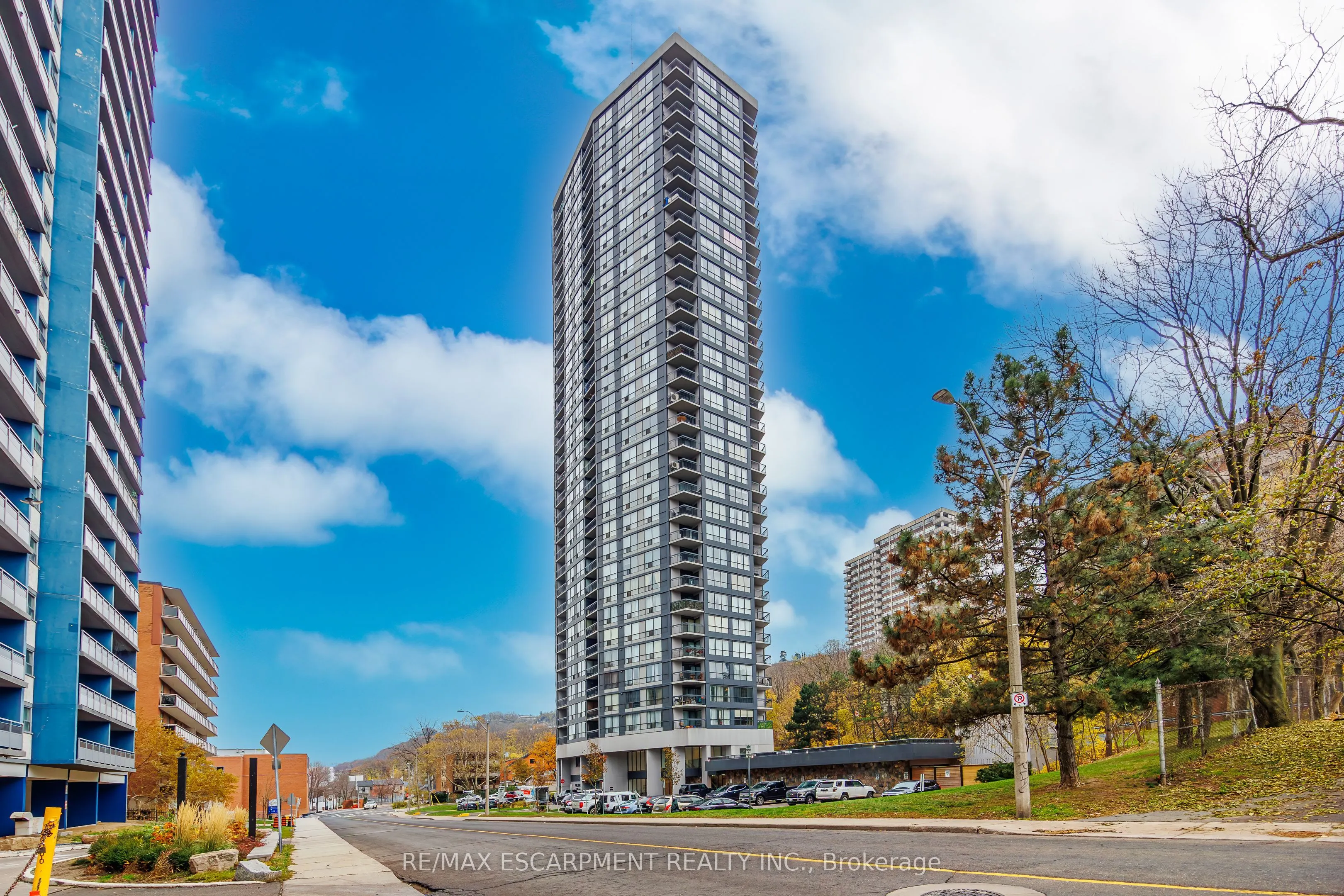 150 Charlton Avenue E #2604