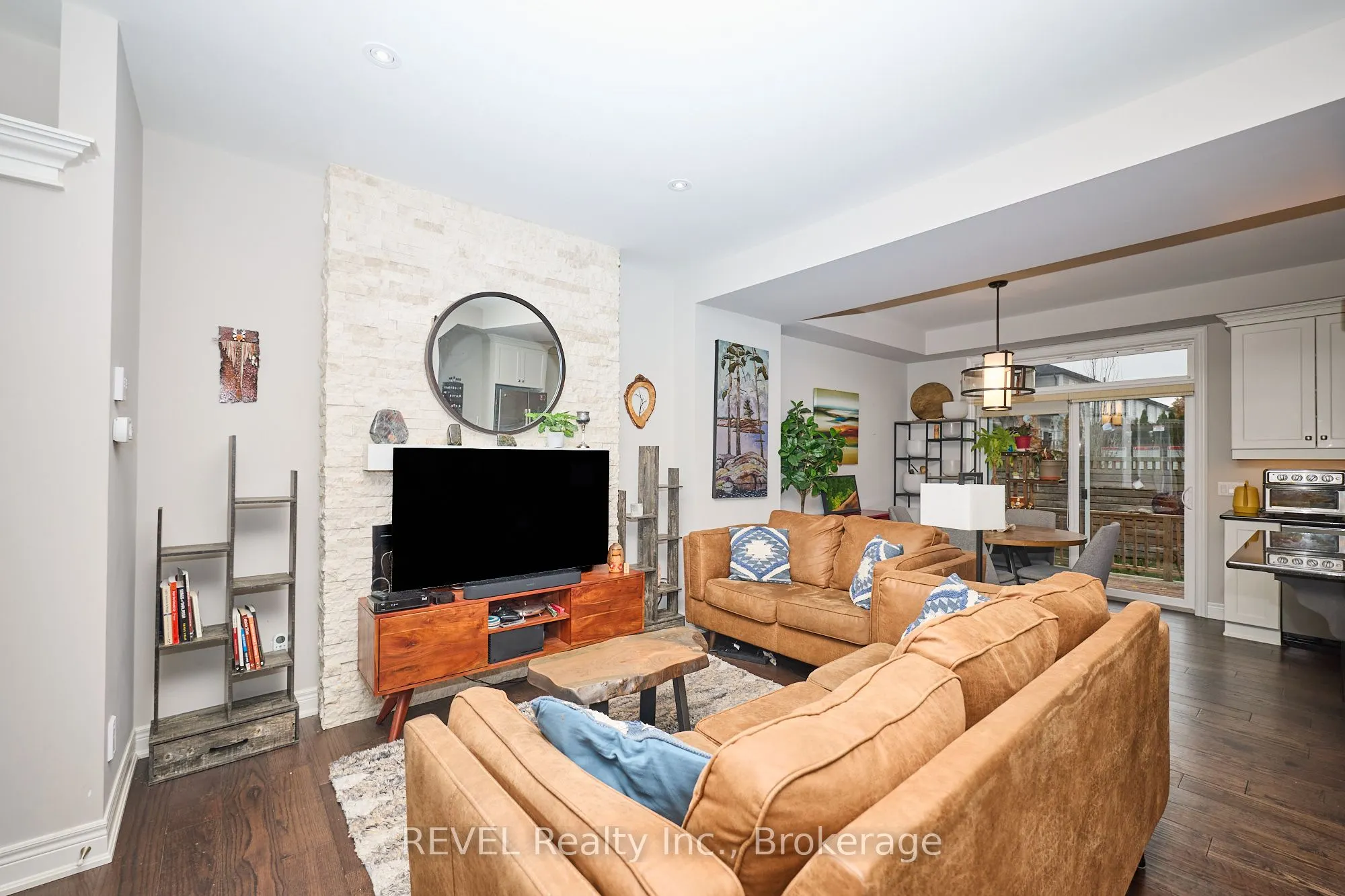 608 Simcoe Street #5