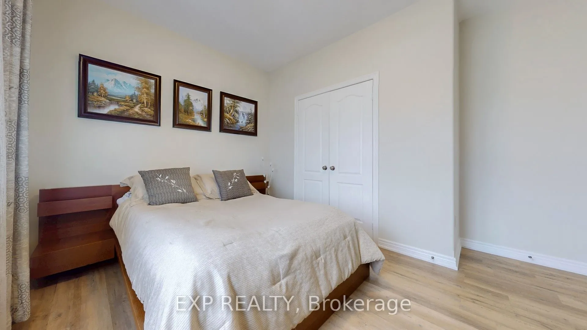 42 Somerville Crescent