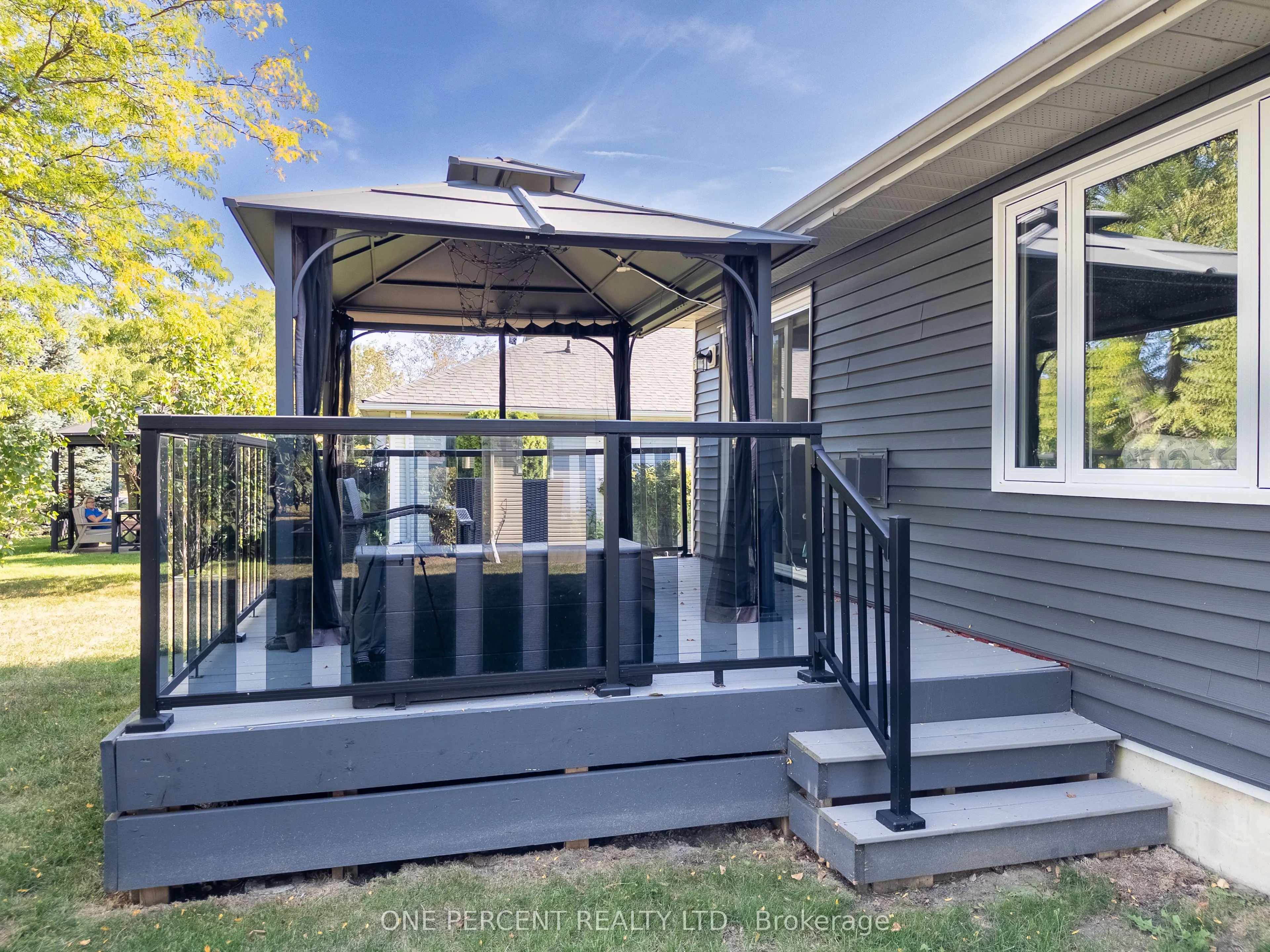 22 HERITAGE Drive