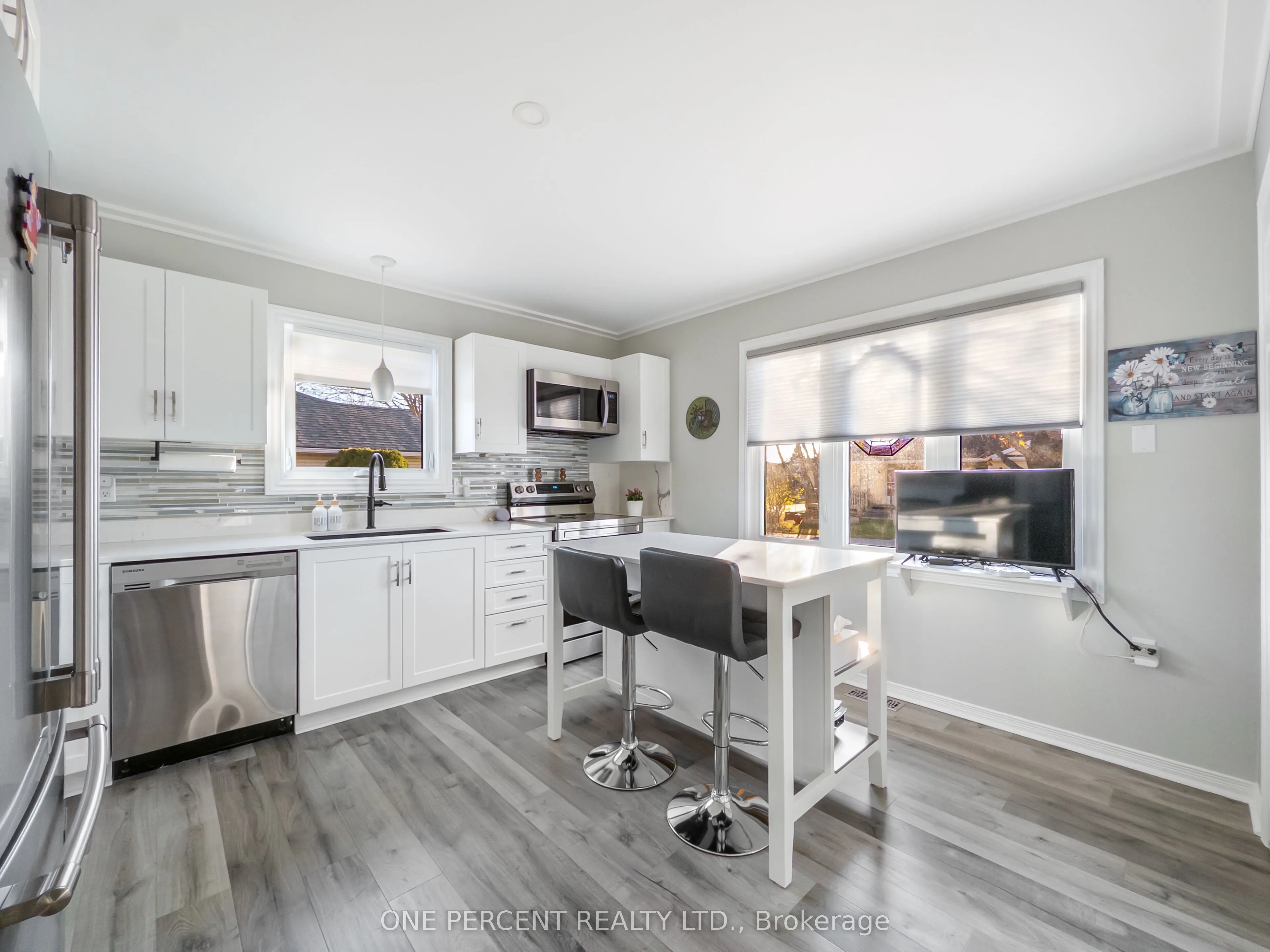 22 HERITAGE Drive