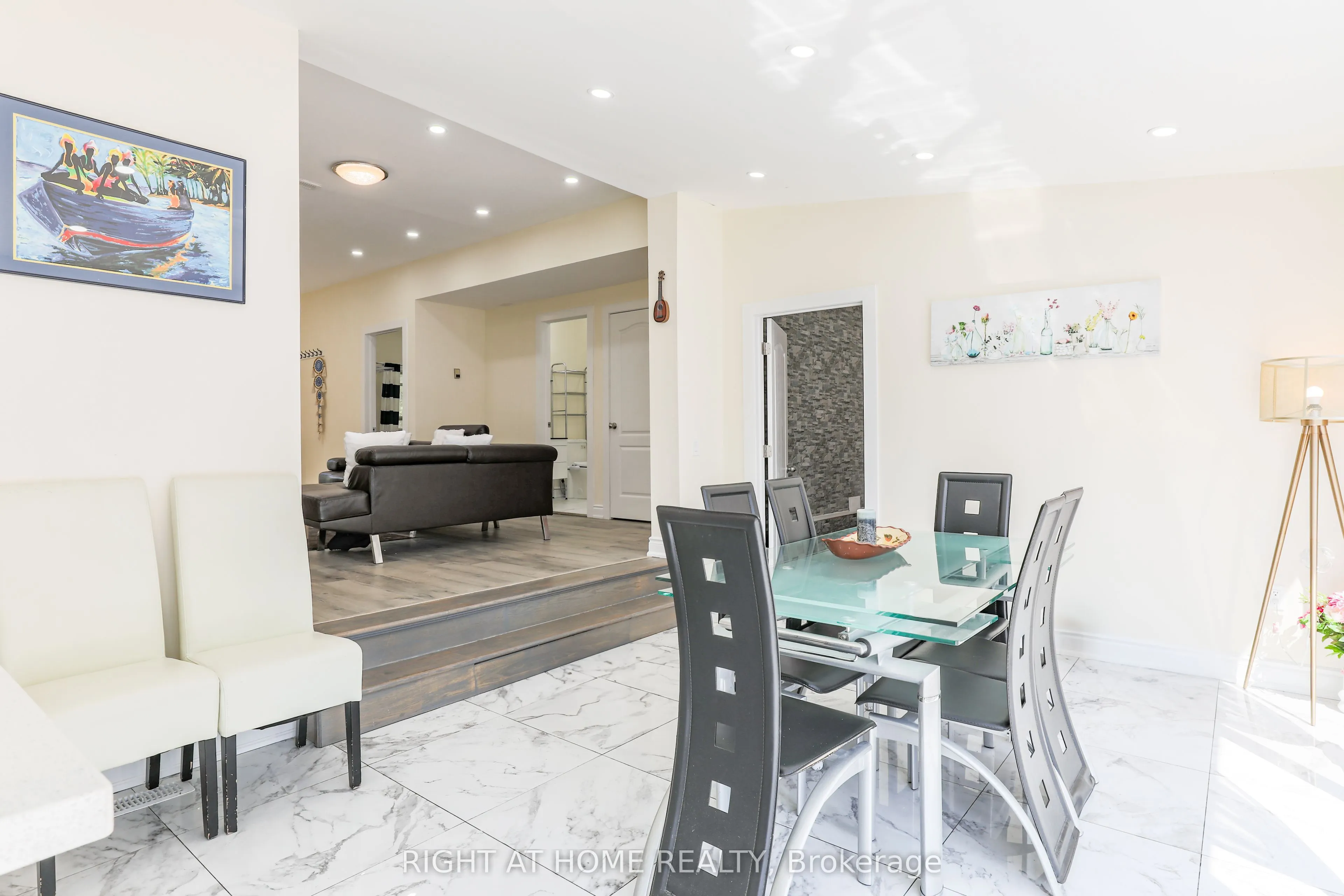 21 Shirley Anne Drive S