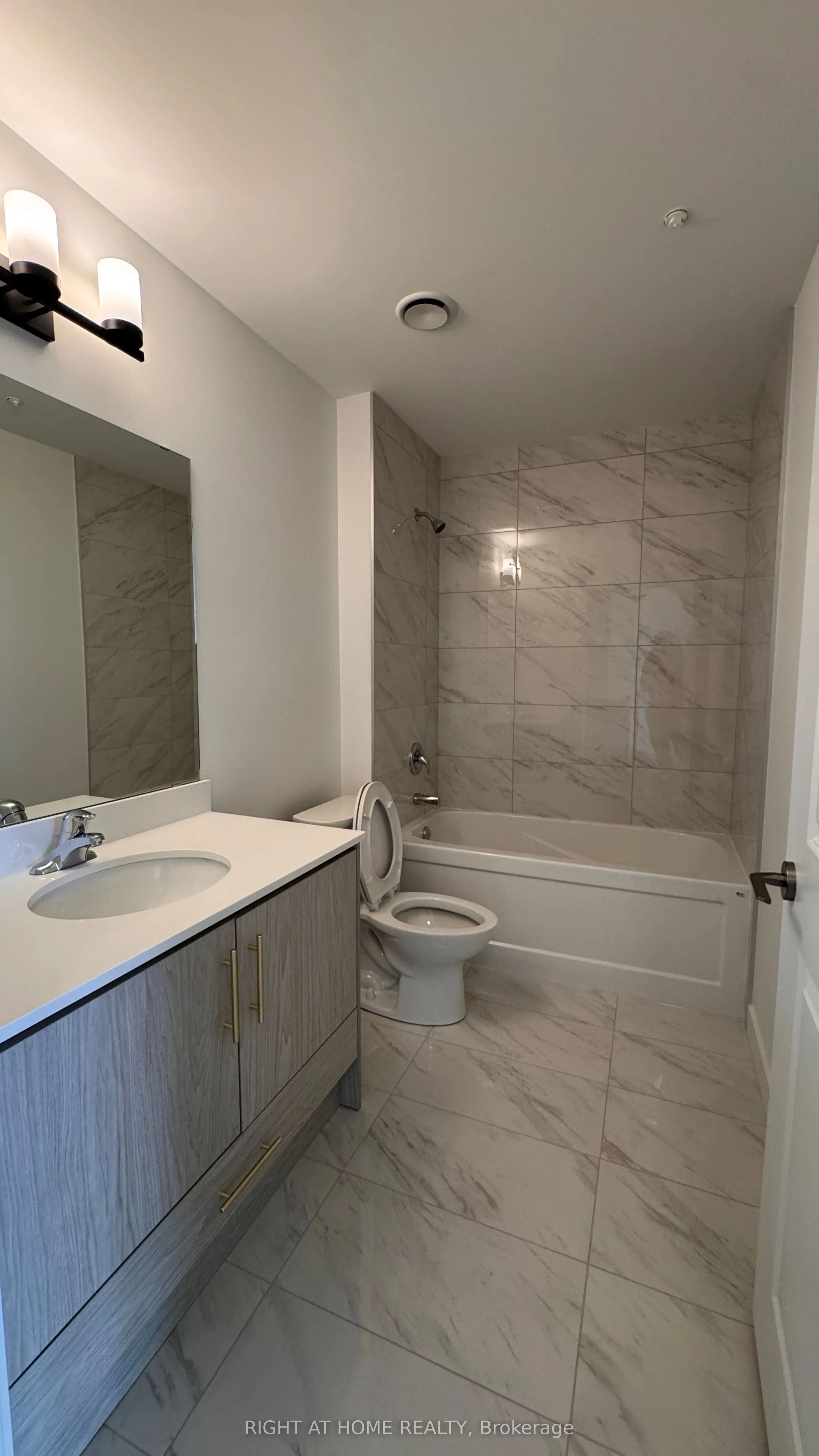 461 Green Road #427