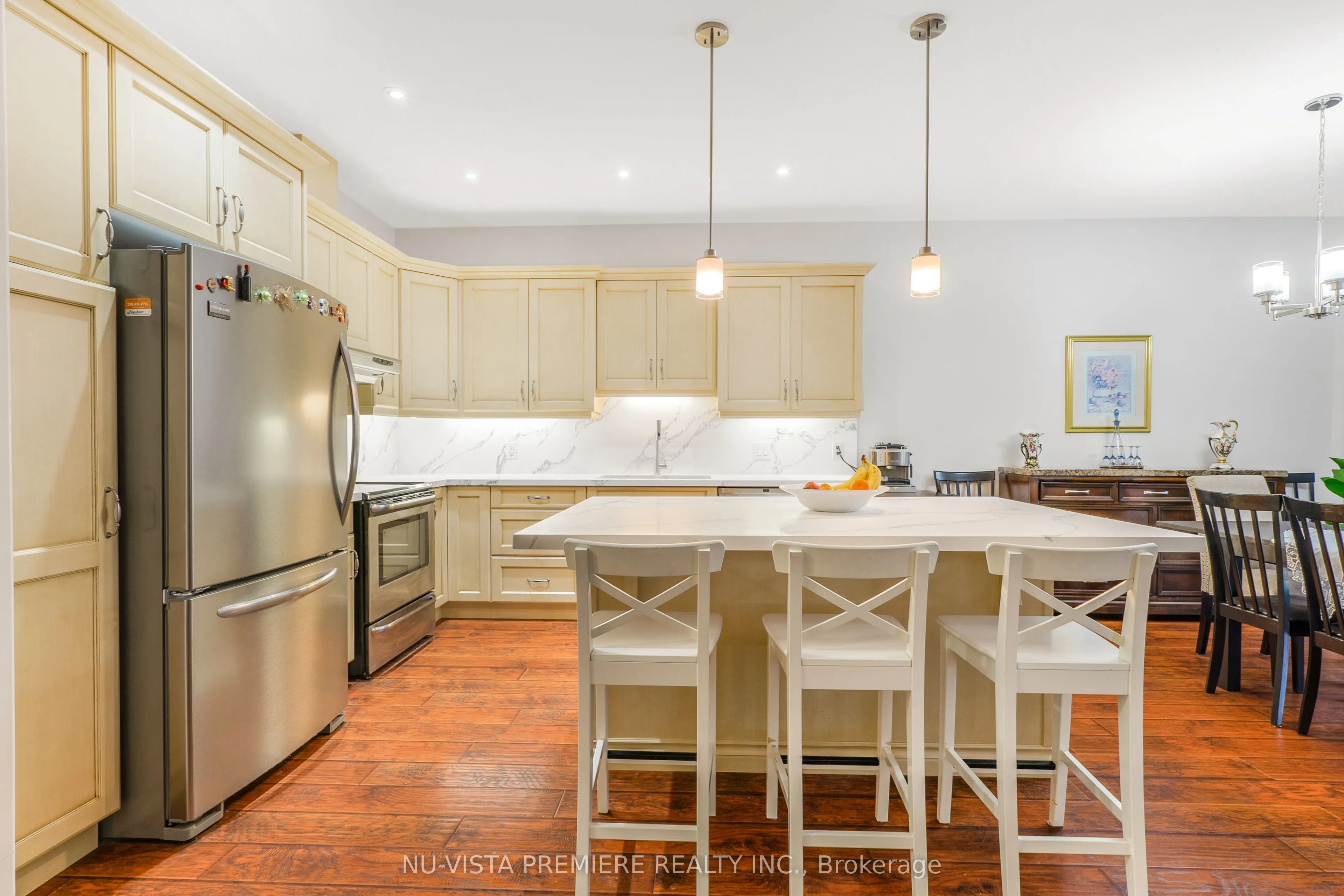 19 Hillside Drive E #10