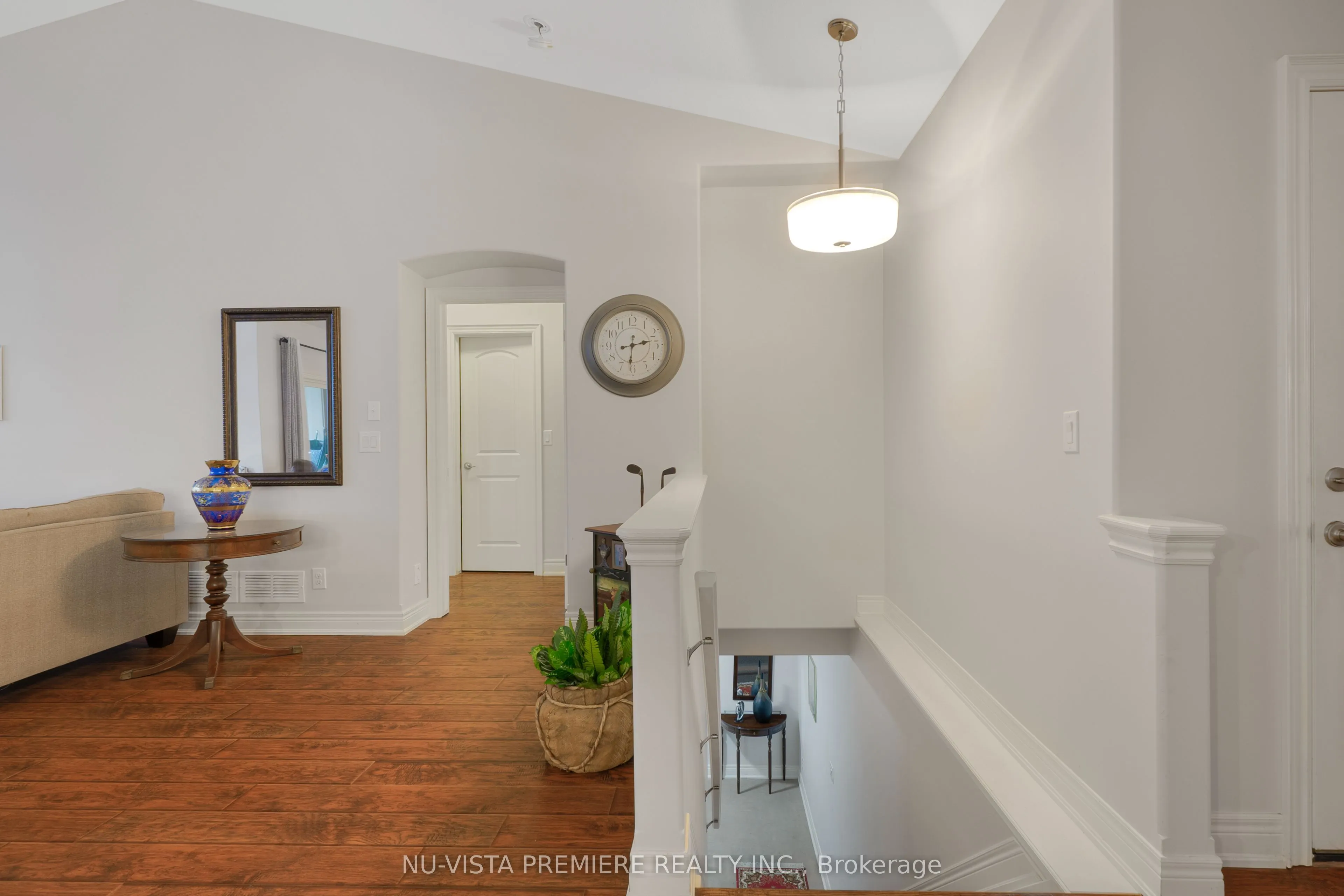 19 Hillside Drive E #10