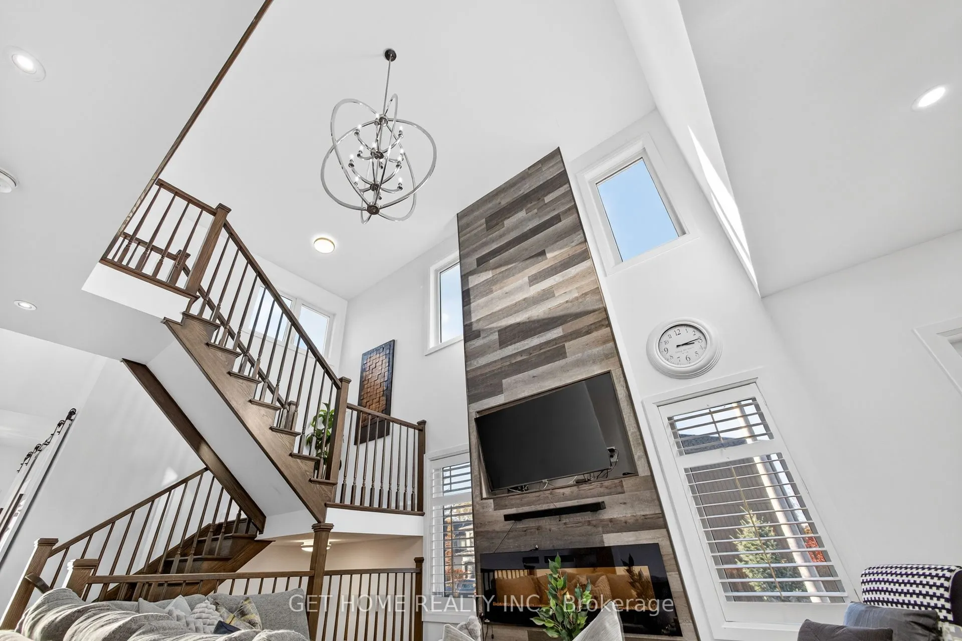 16 Olde School Court