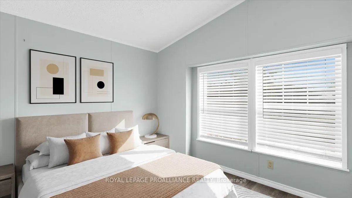 311 Dundas Street E #18