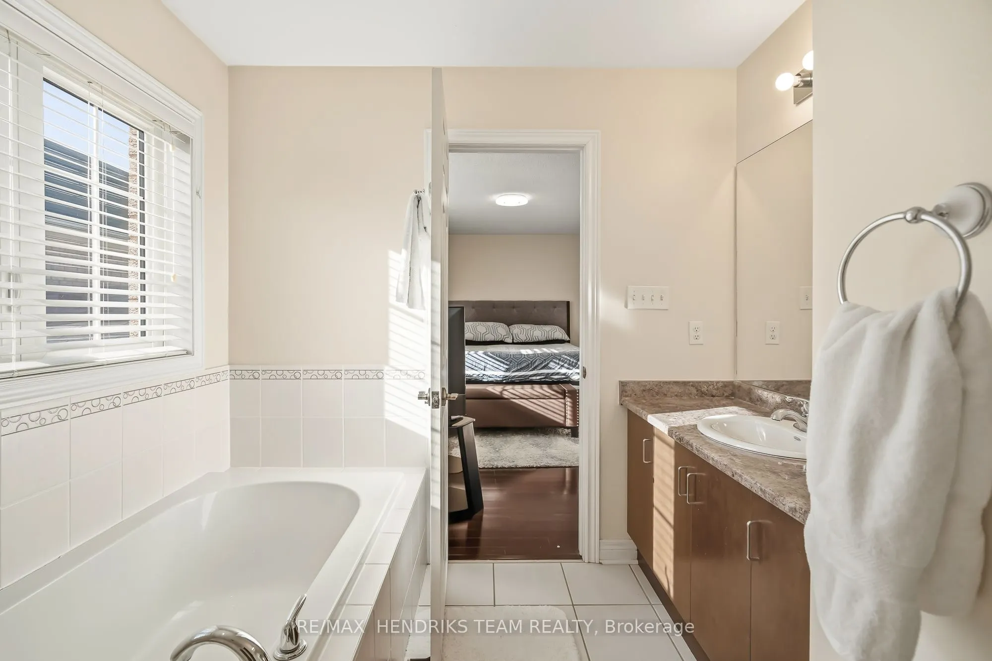 11 Keith Crescent