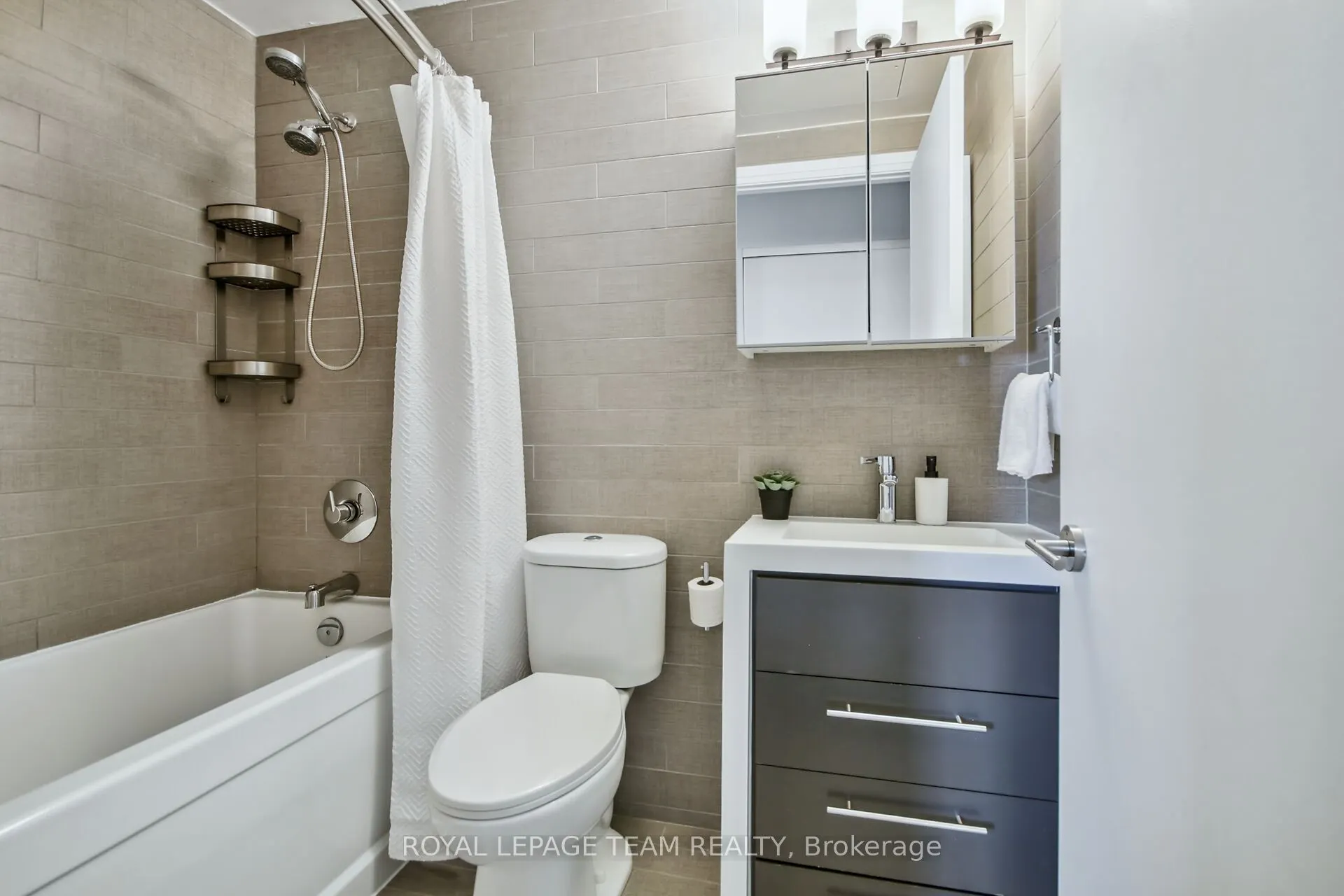 428 Sparks Street #701