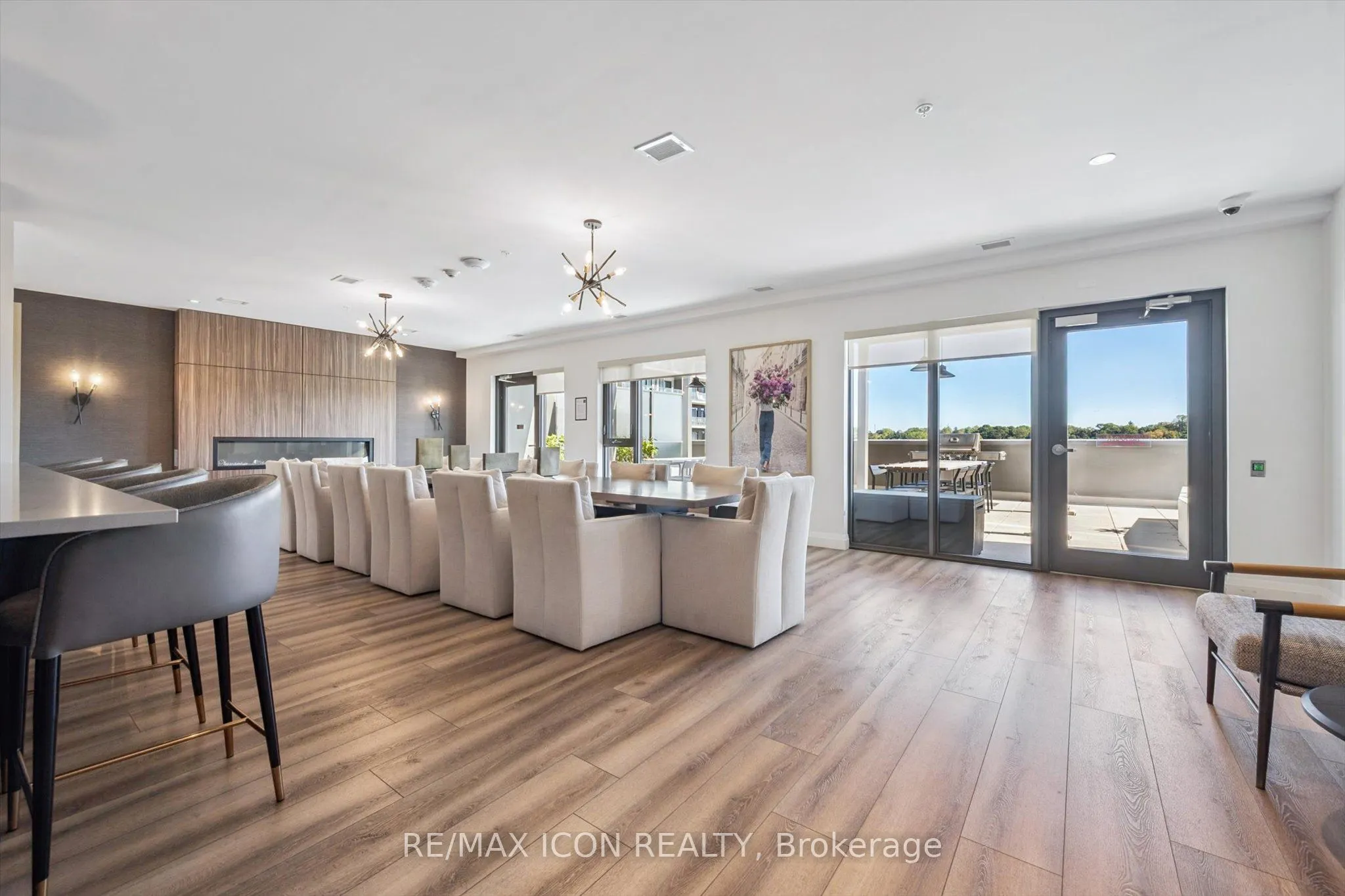 15 Glebe Street #902