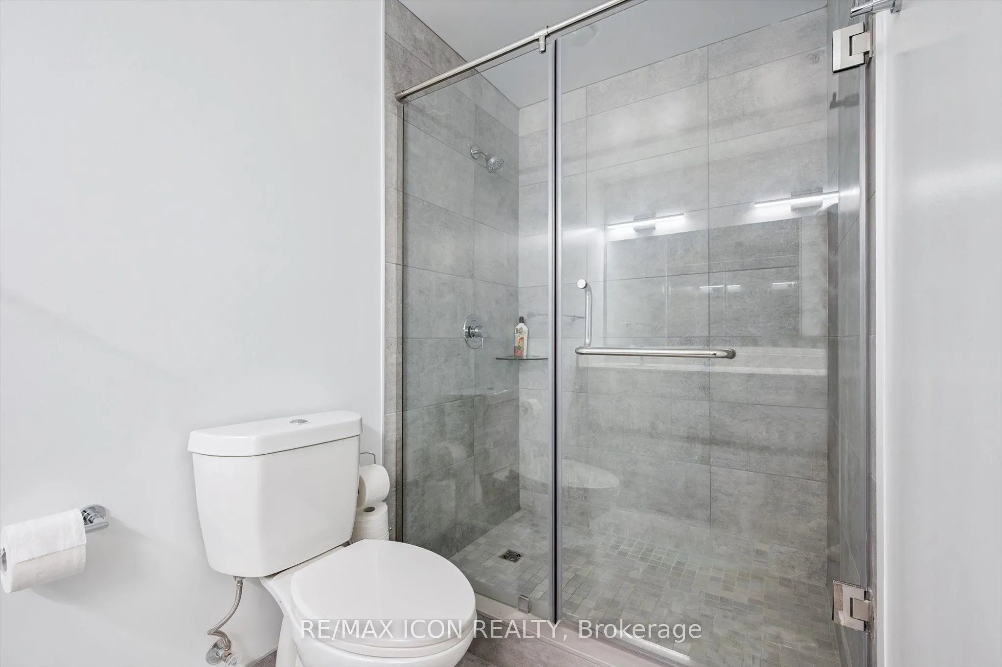 15 Glebe Street #902