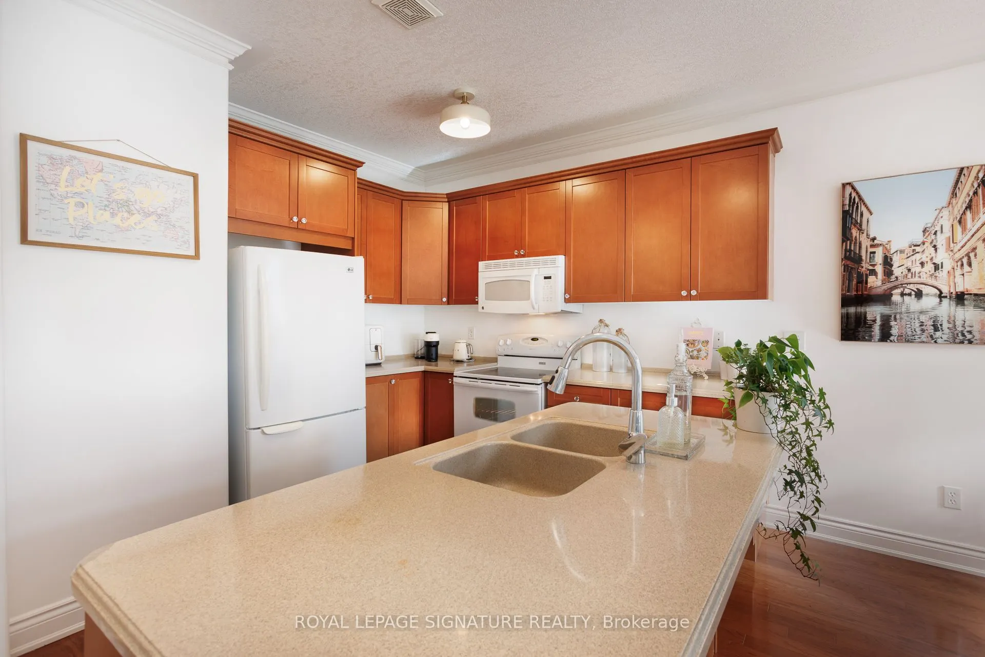 300 D'arcy Street #106
