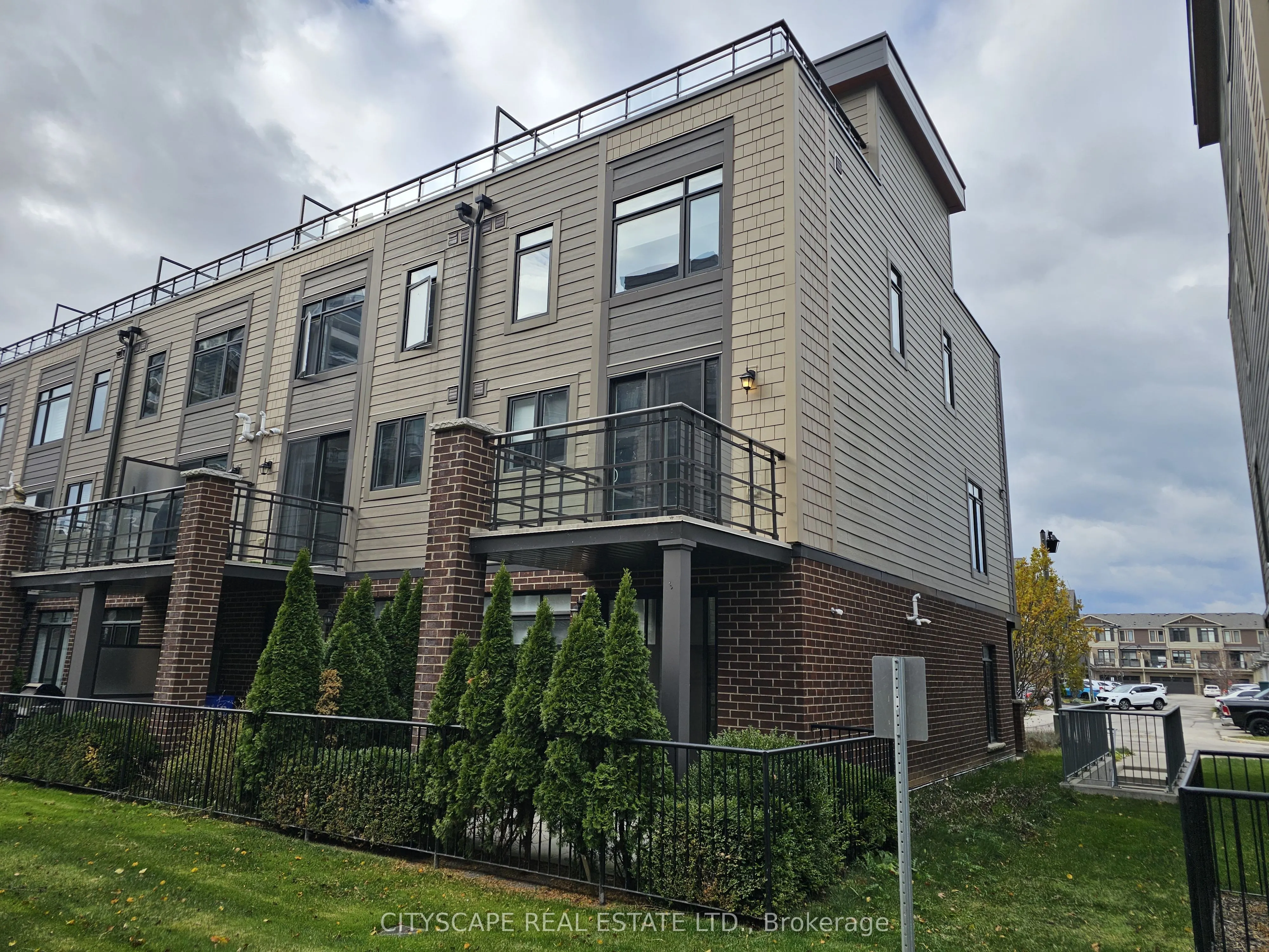 16 Waterview Lane