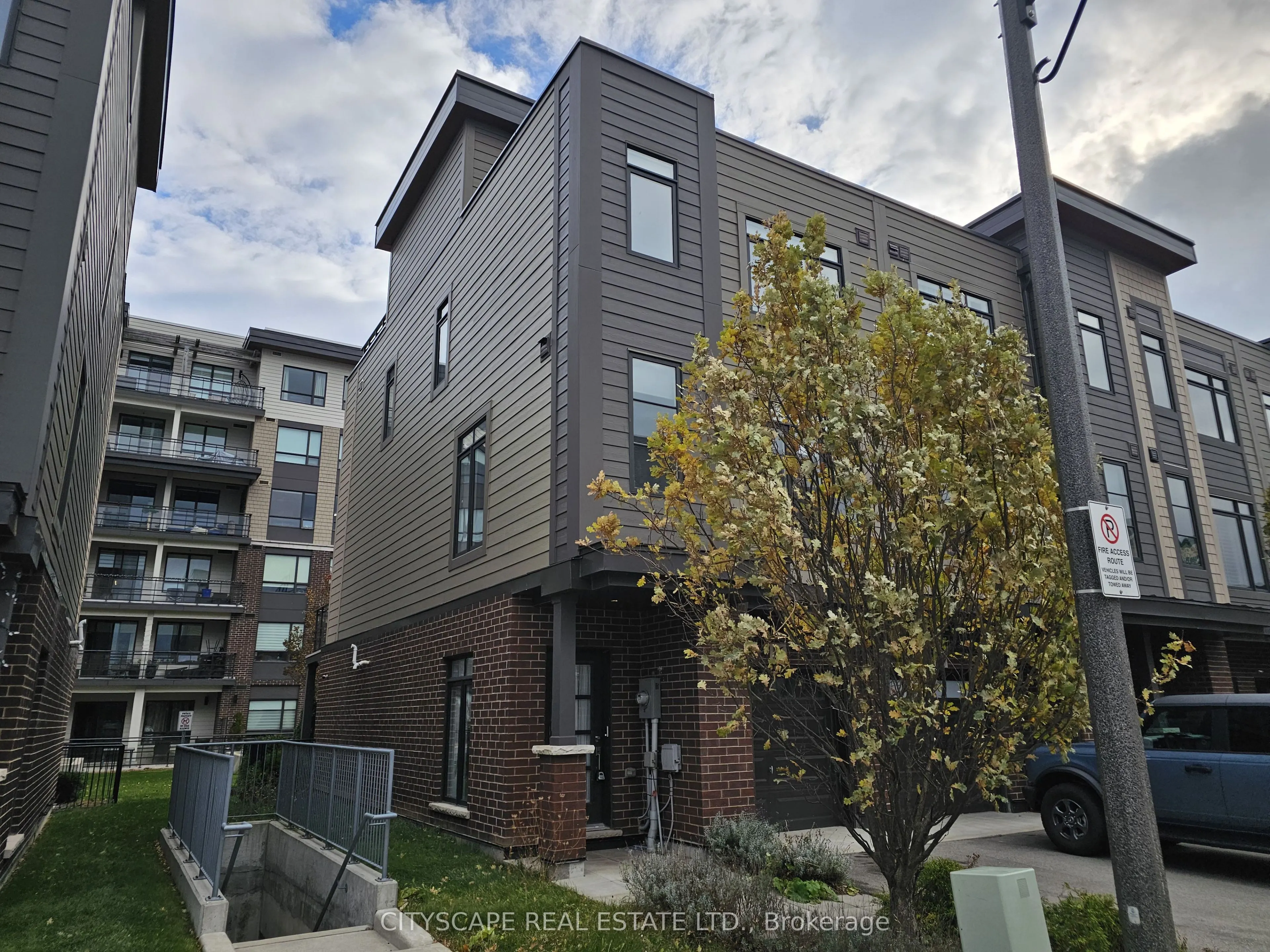 16 Waterview Lane