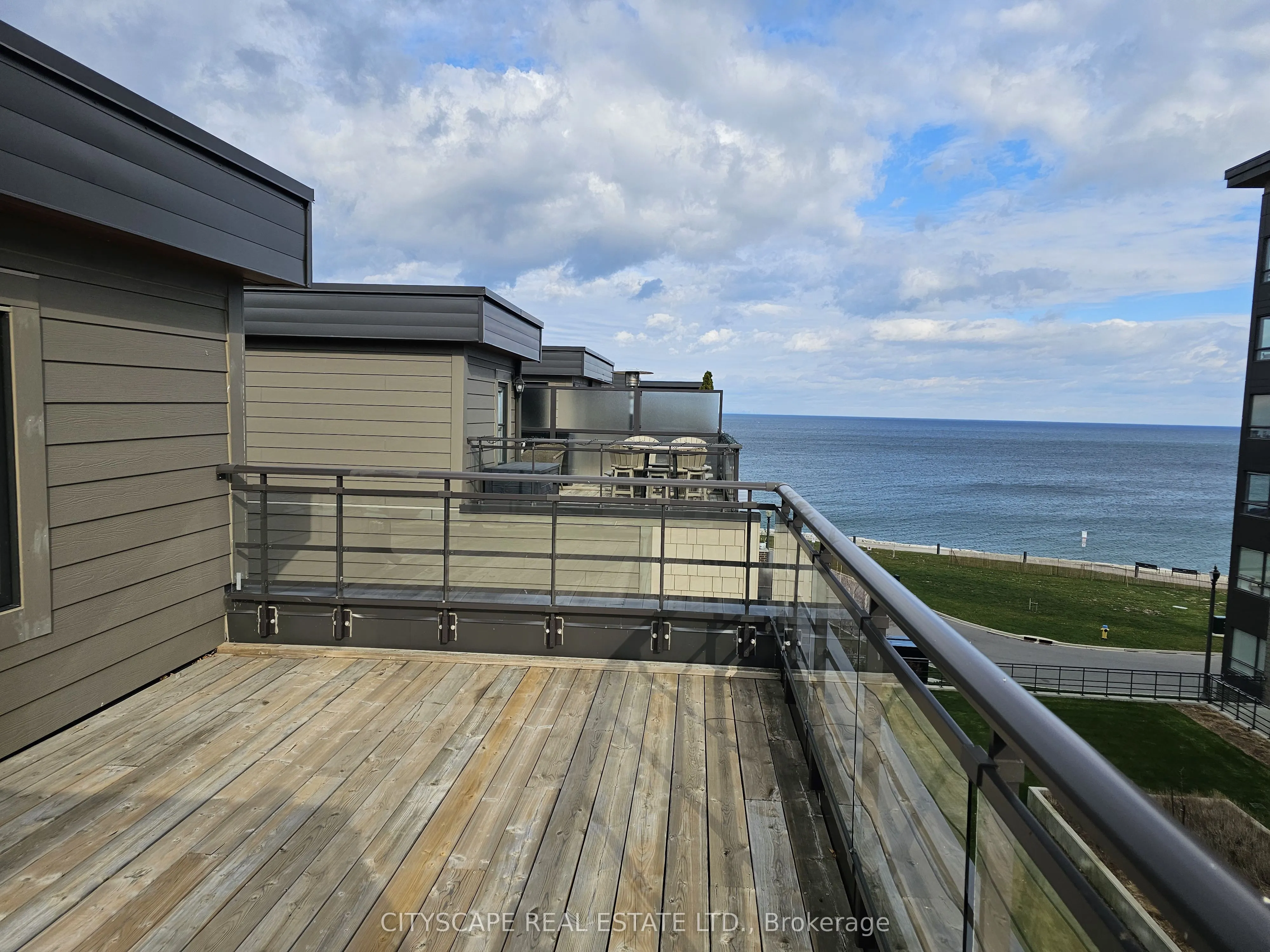 16 Waterview Lane