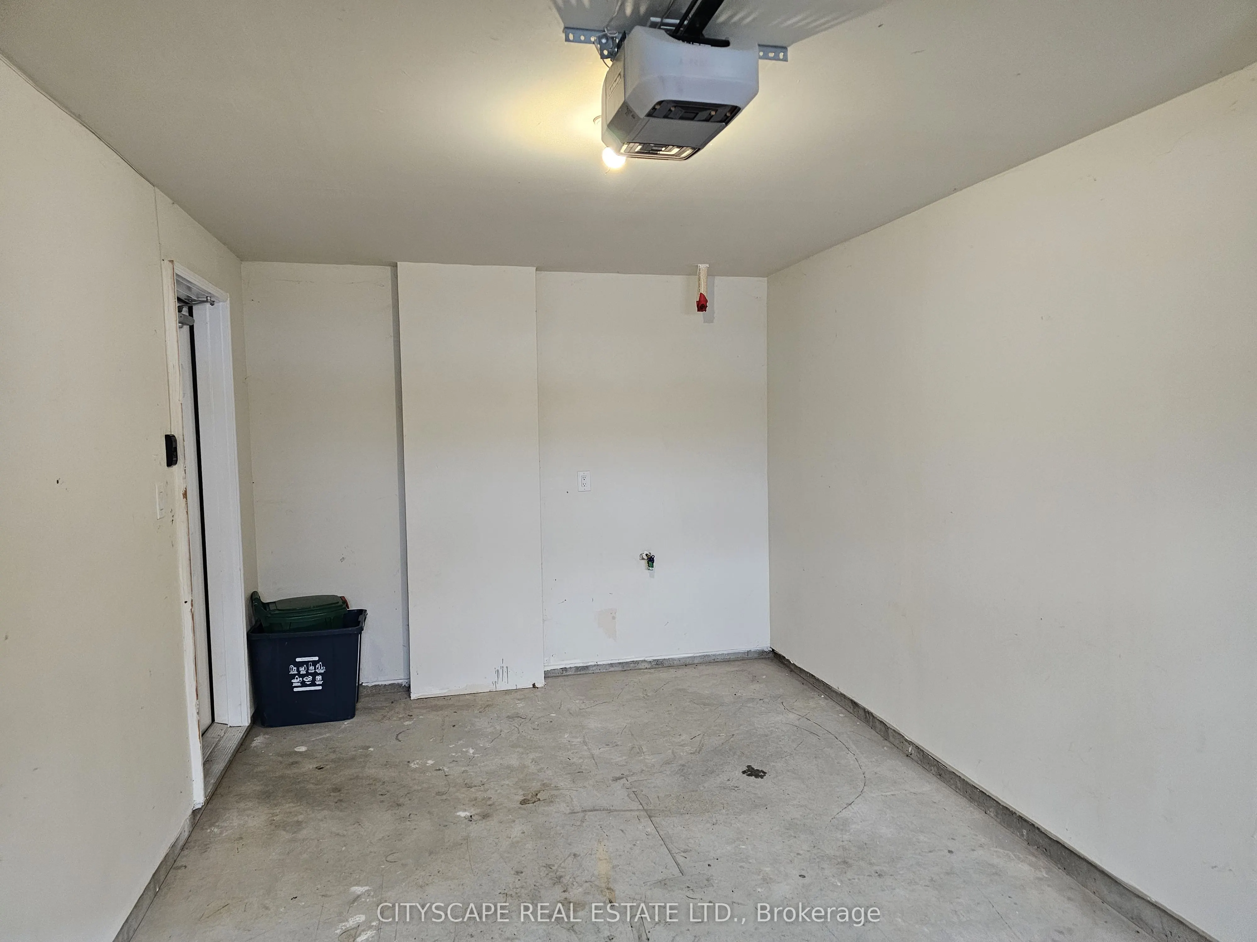 16 Waterview Lane